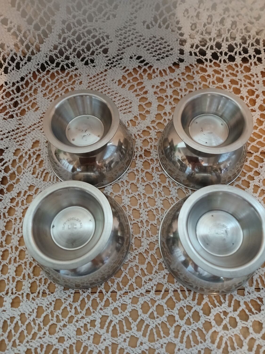 4 stainless steel ice cream/sorbet cups