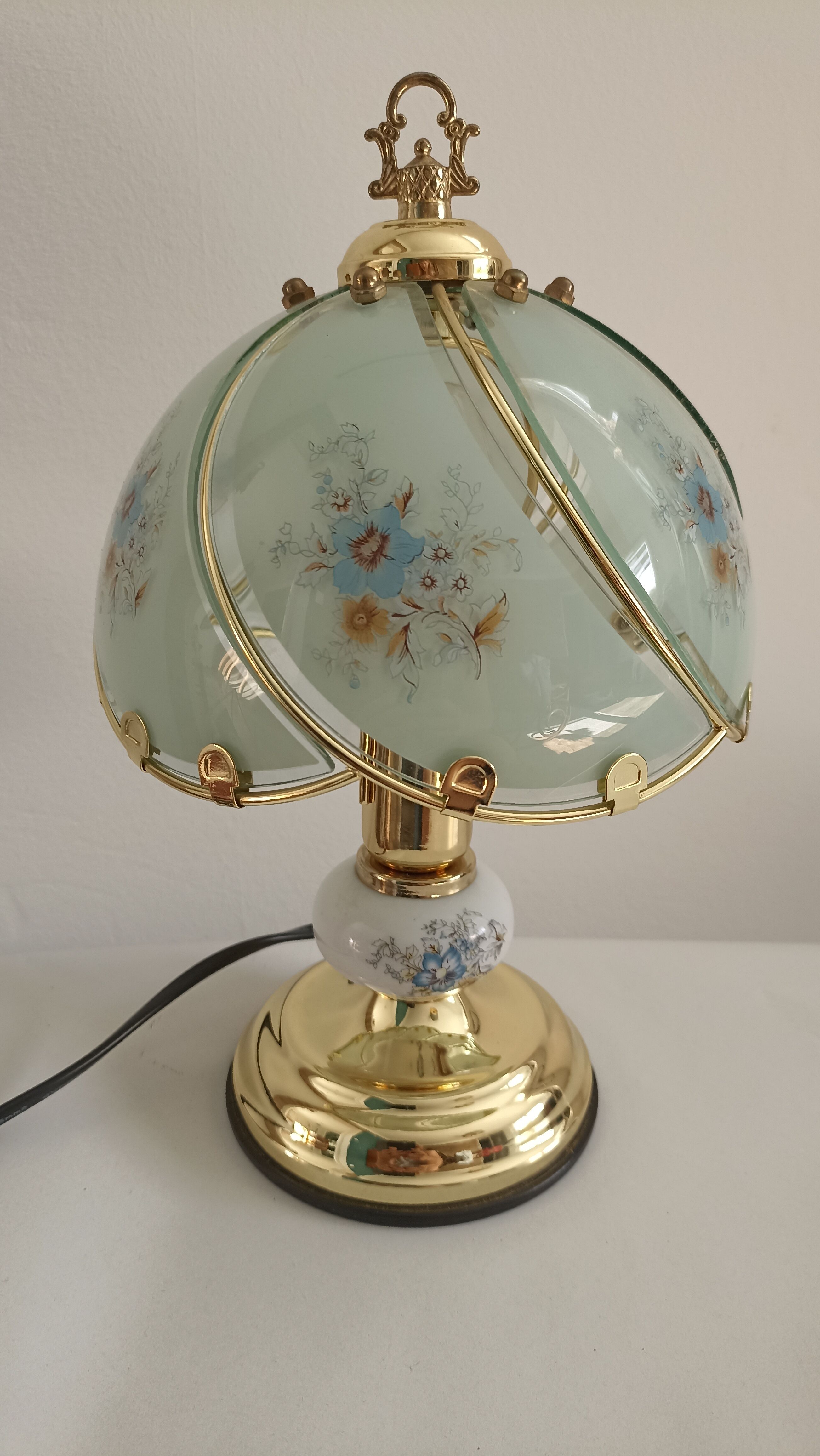 Table lamp