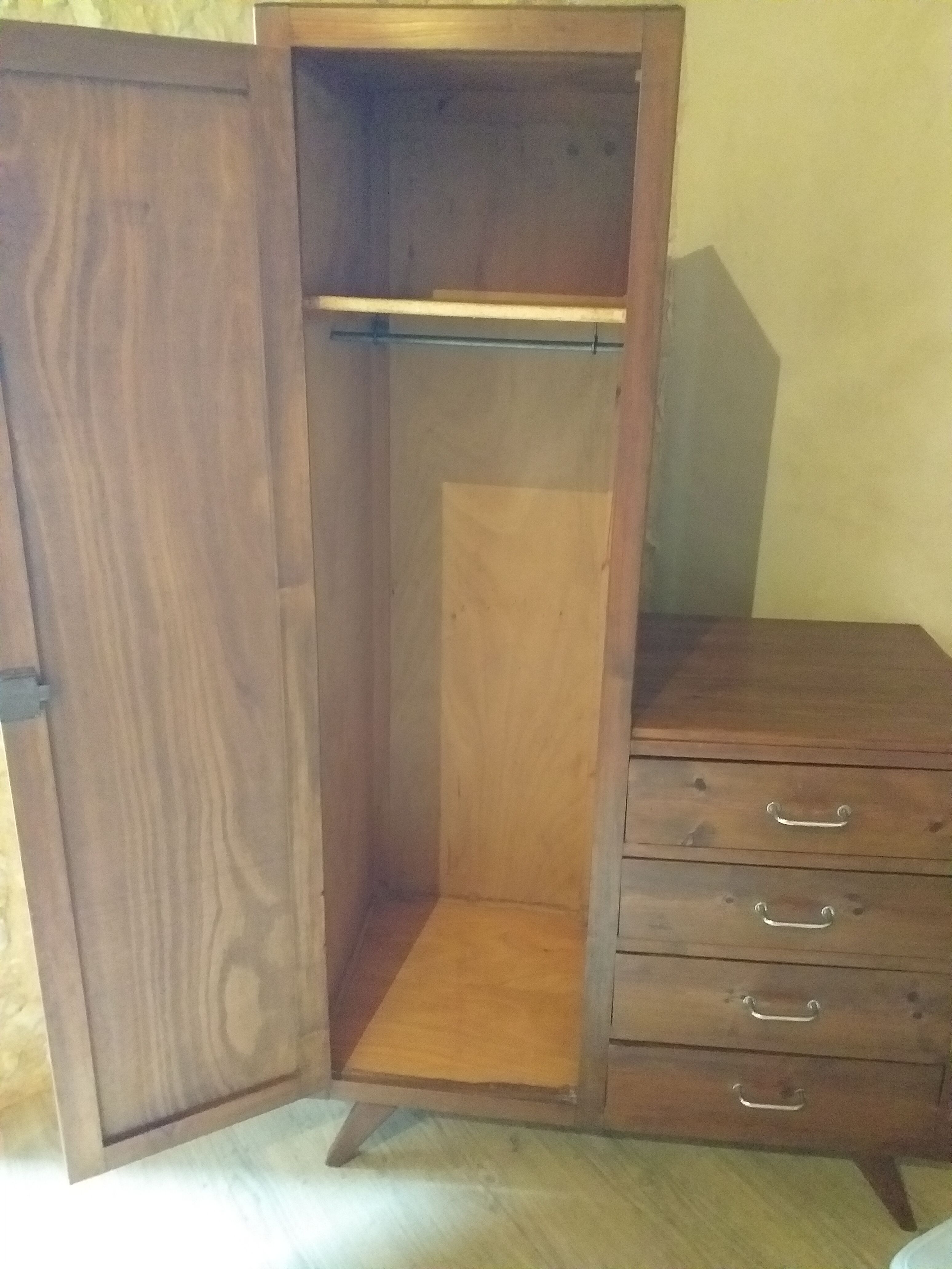 Asymmetrical cabinet
