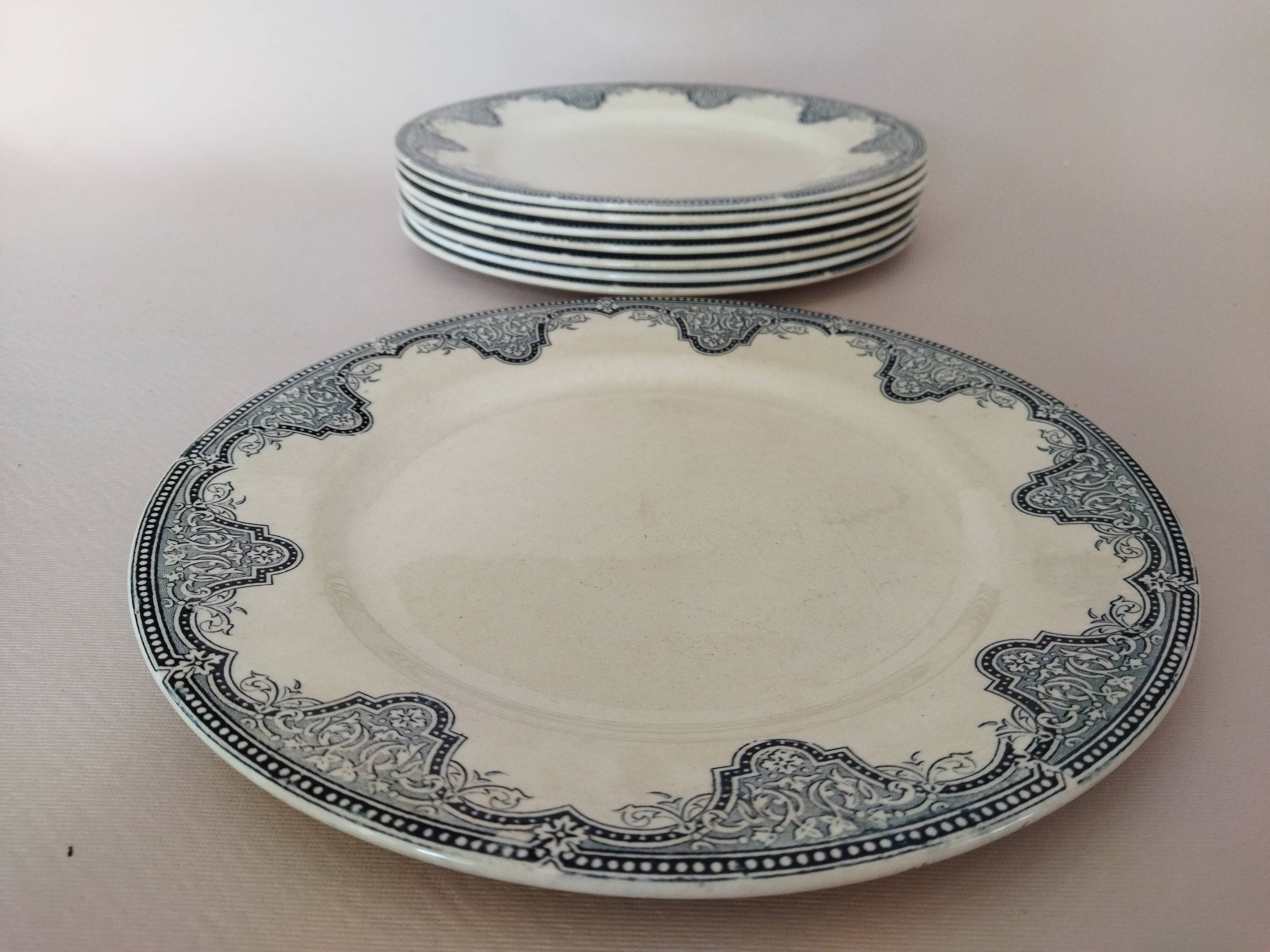 8 flat plates iron earth Salins, model Céline