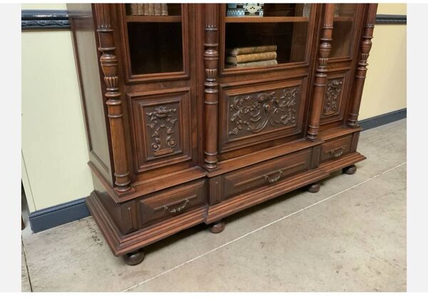 Bibliothèque néo-Renaissance ancienne, vitrine, noyer