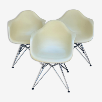 Set of 3 armchairs by Charles and Ray Eames for Vitra edition