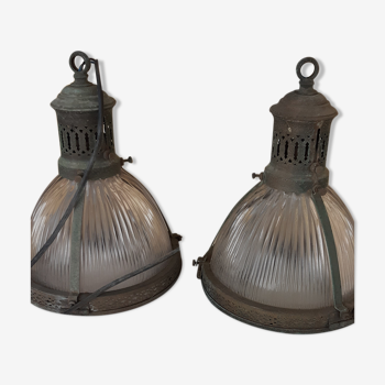 2 lampes industrielles holophanes