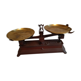 Old scale with 2 trays type Roberval