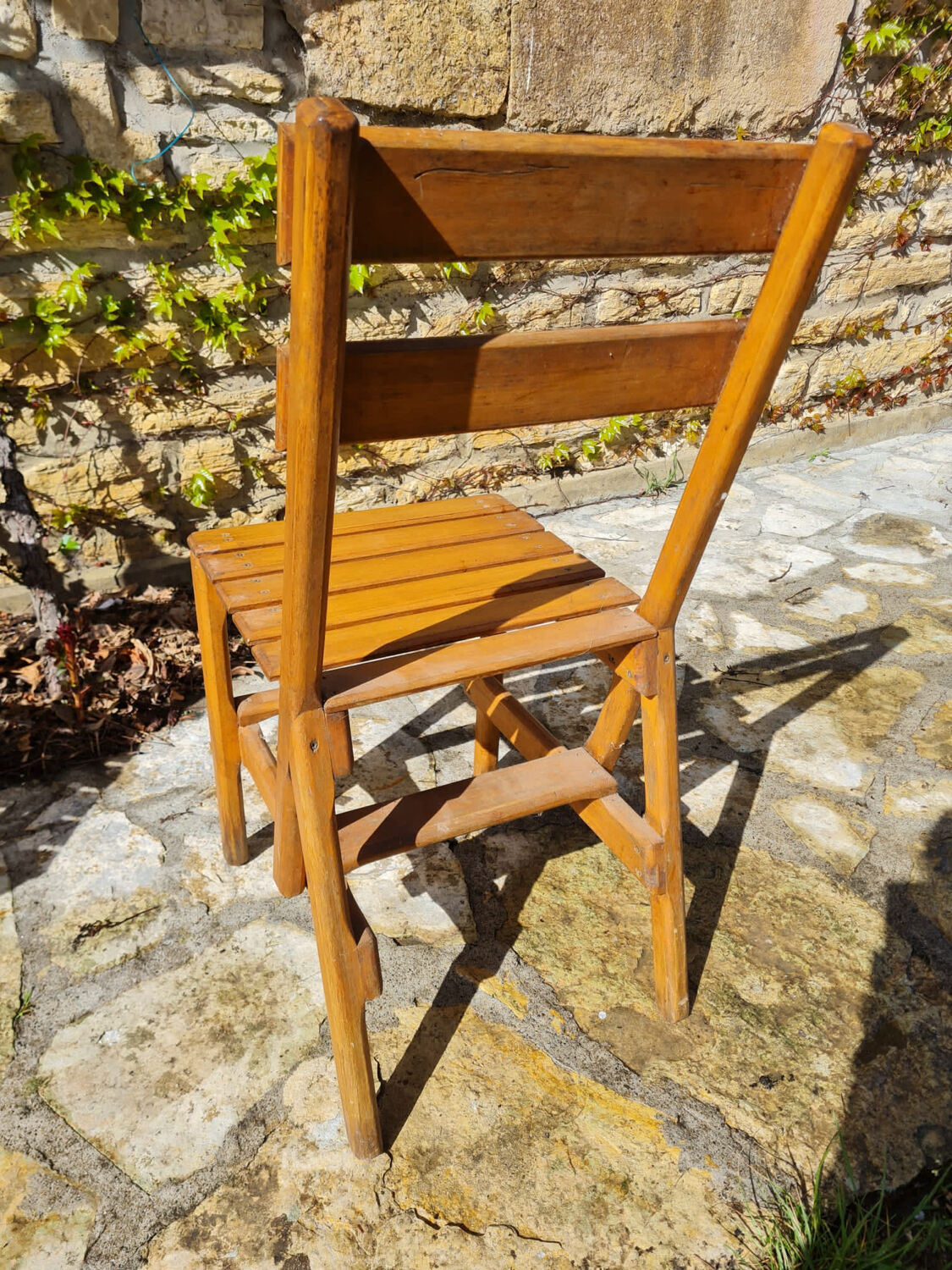 Lot de 7 chaises en bois