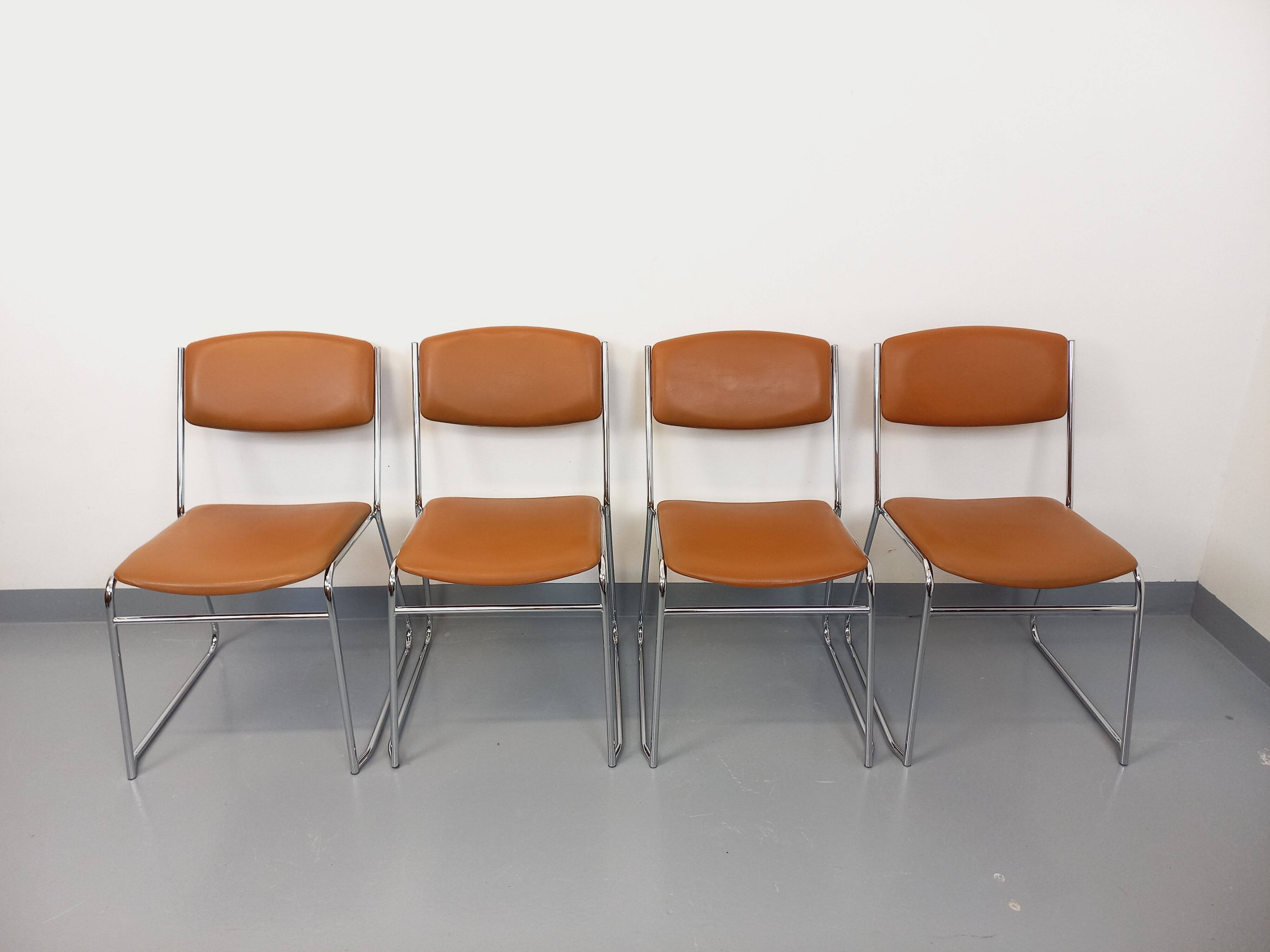 4 vintage sleigh chairs from the 70s, in designer chrome metal