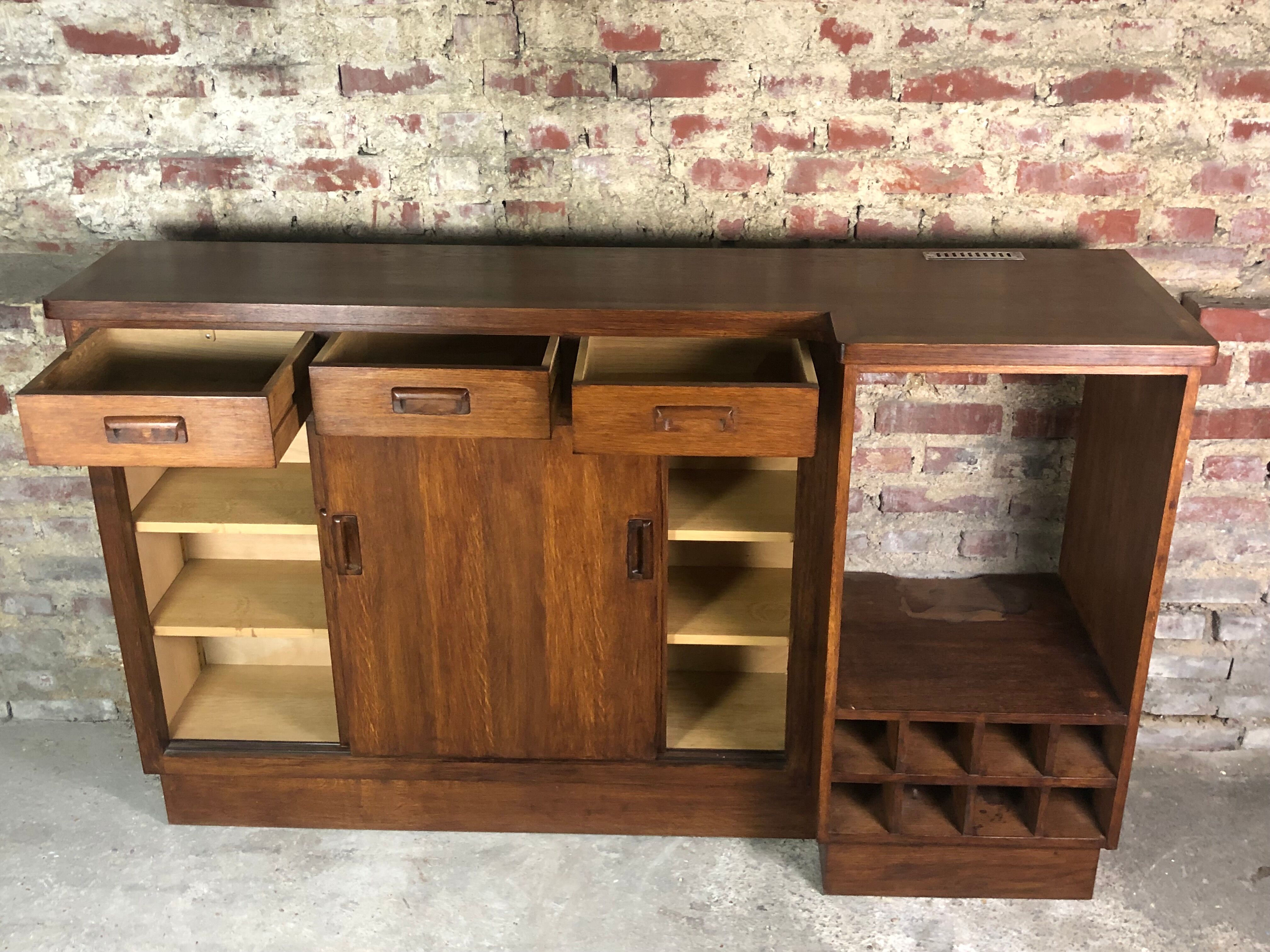 Oak counter bar and its back bistro glass bar 1900s/1930s
