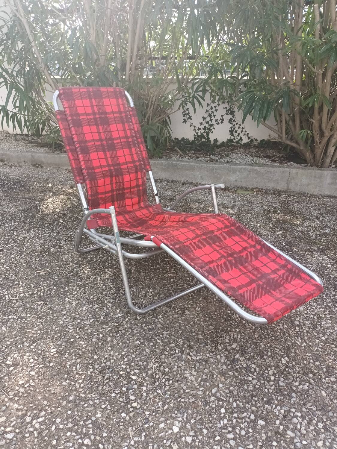 Outdoor folding chair