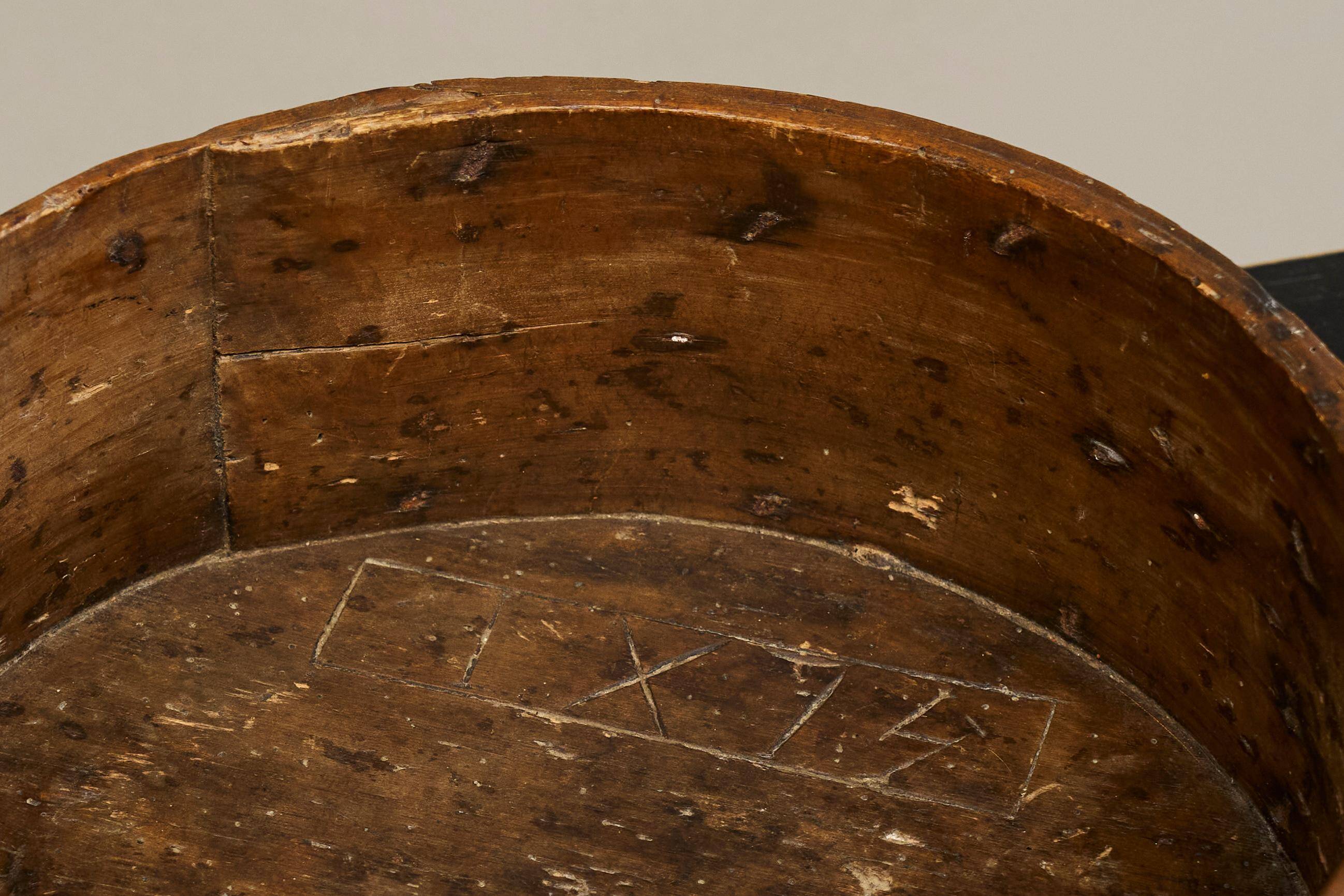 Wabi Sabi bowl in wood, 19th century