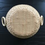 Straw basket leaf decoration