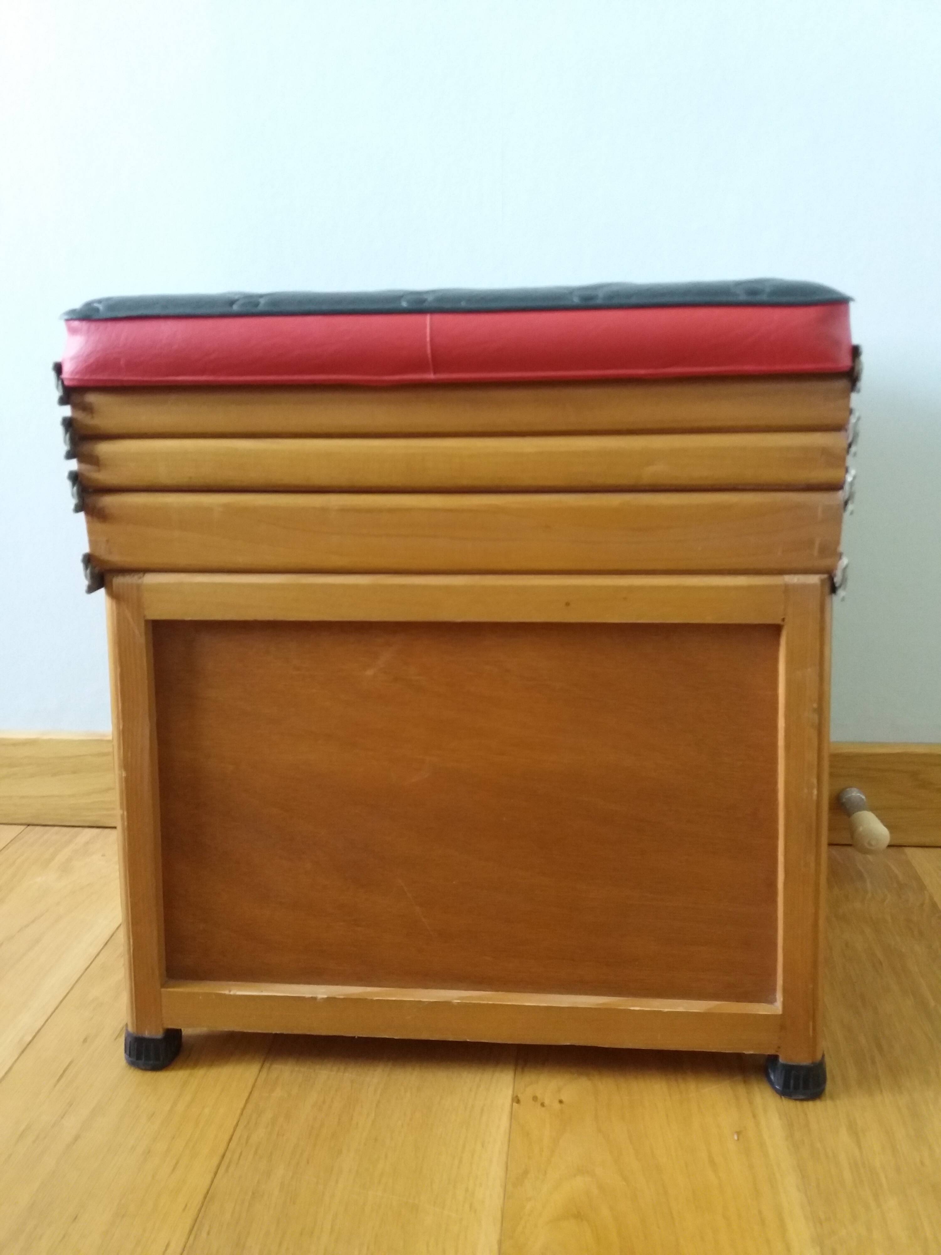 Fishing storage box fishing stool