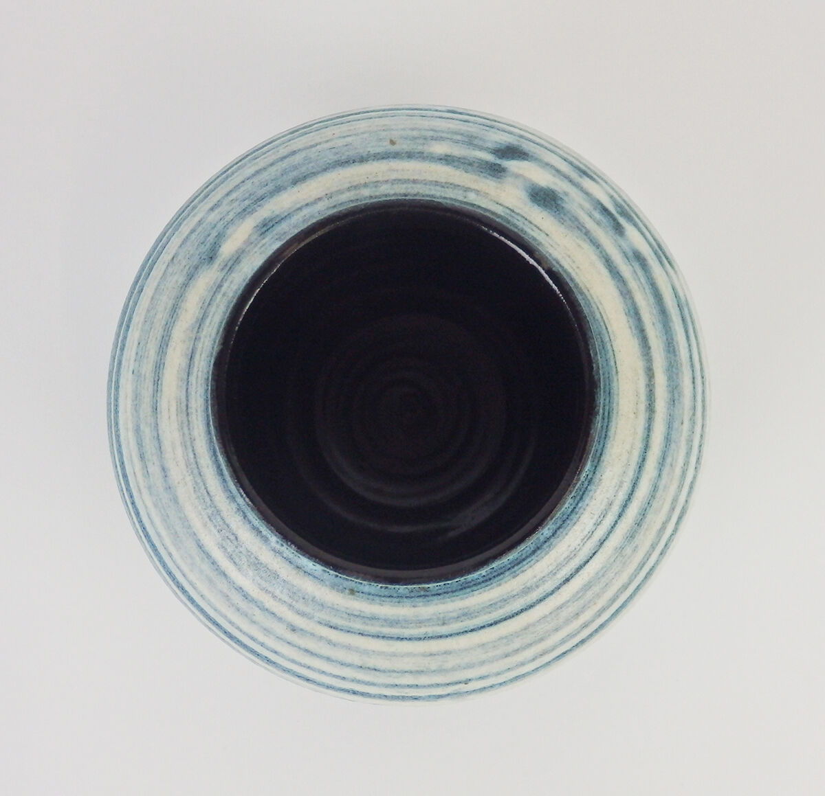 Ceramic vase from Accolay