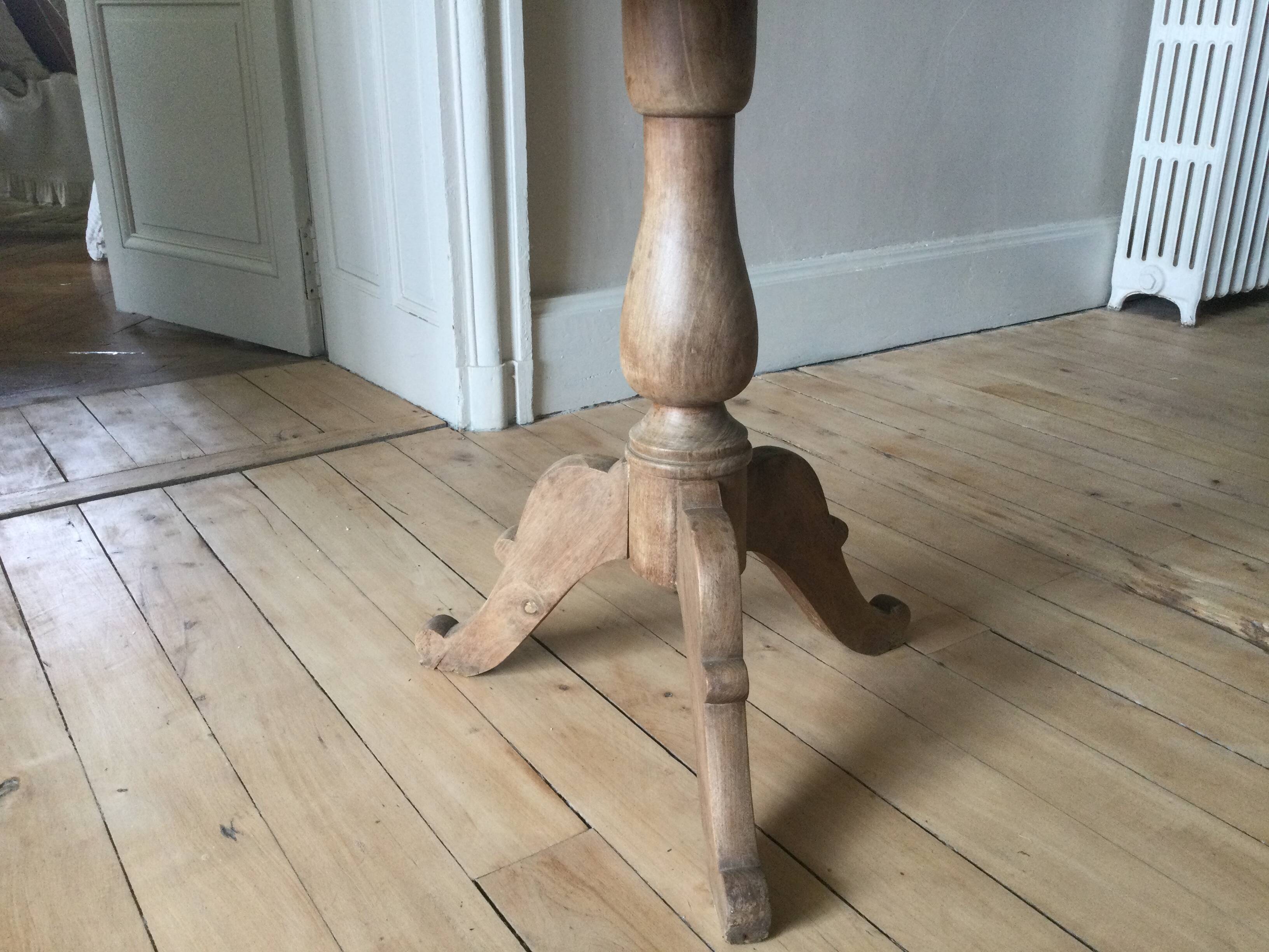 Antique wooden pedestal table