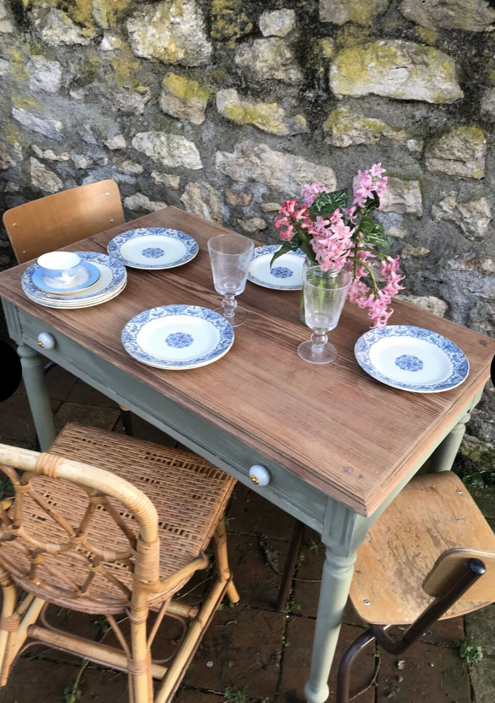 Almond green table