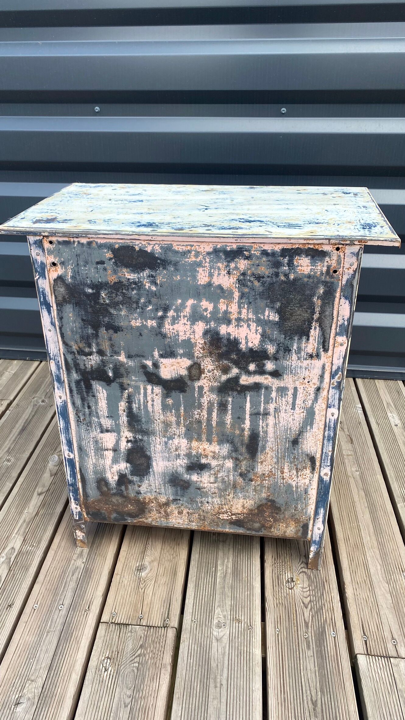 Metal workshop furniture