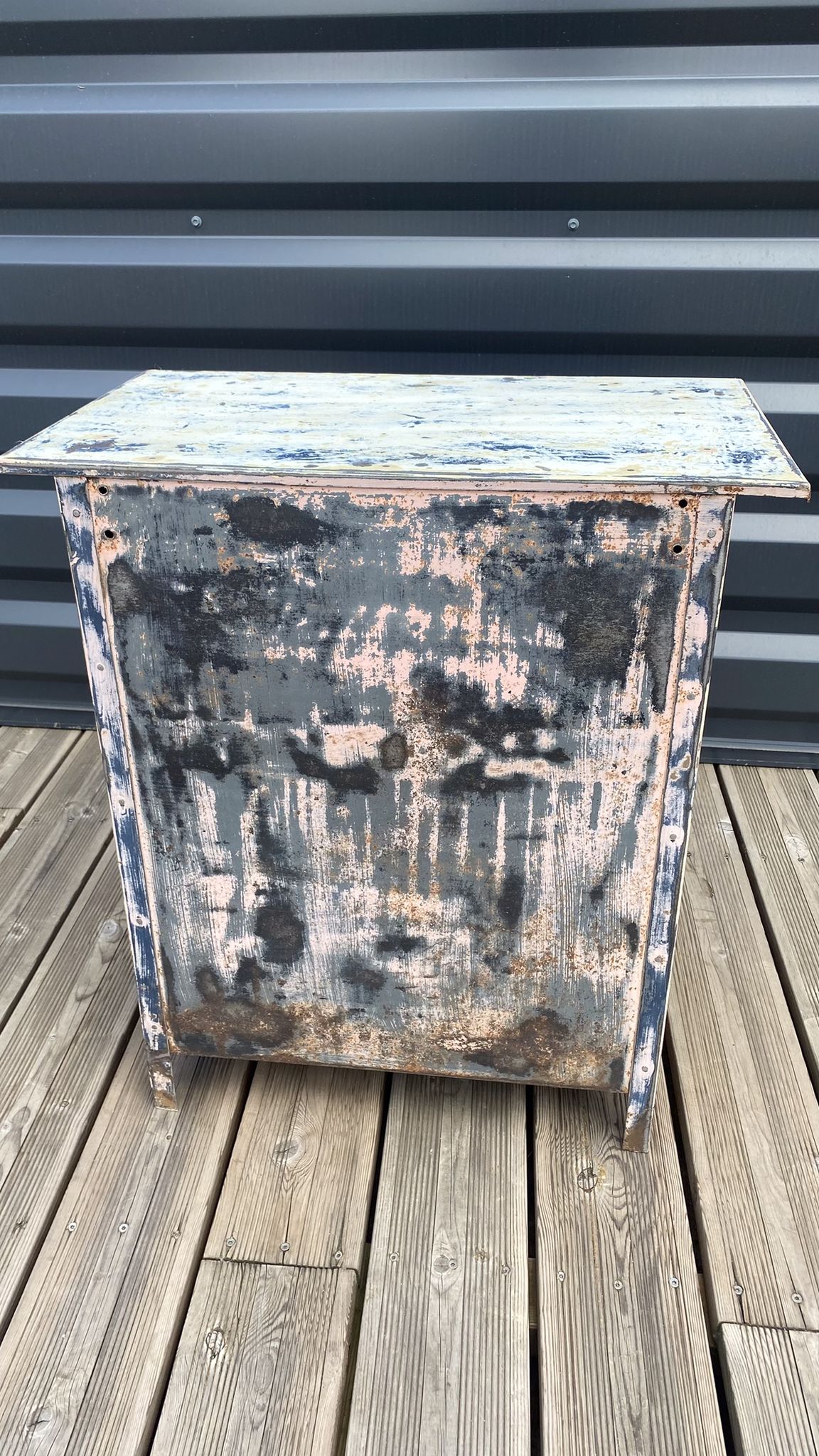 Metal workshop furniture