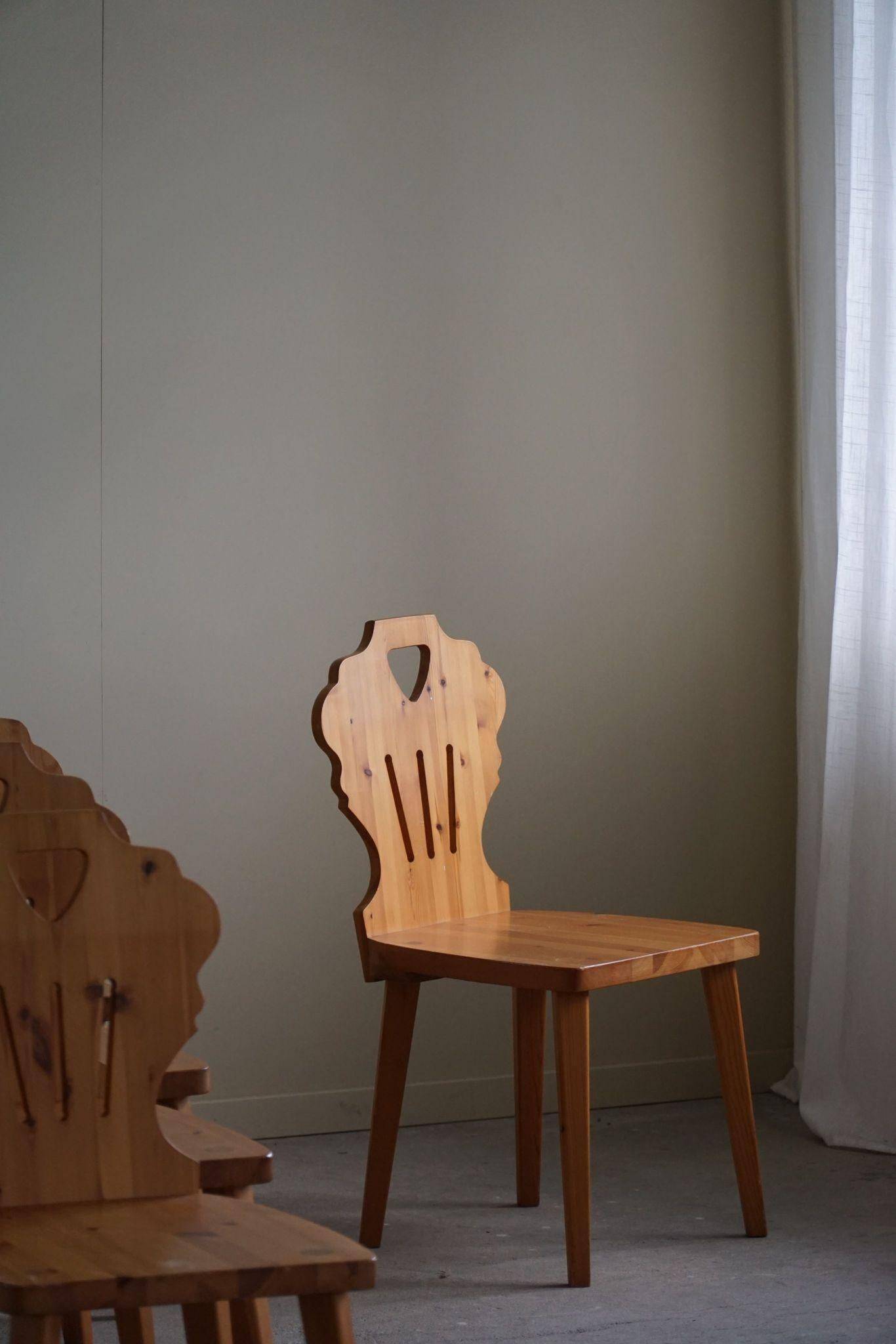 Set of 6 pine chairs