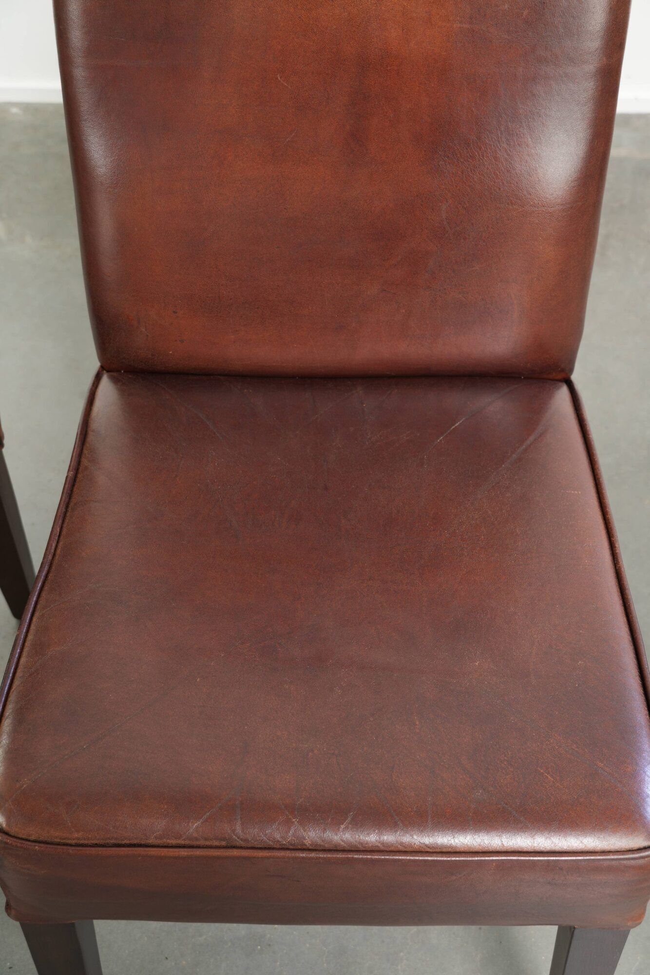 Beautiful and comfortable set of 6 sheepskin dining chairs in English style