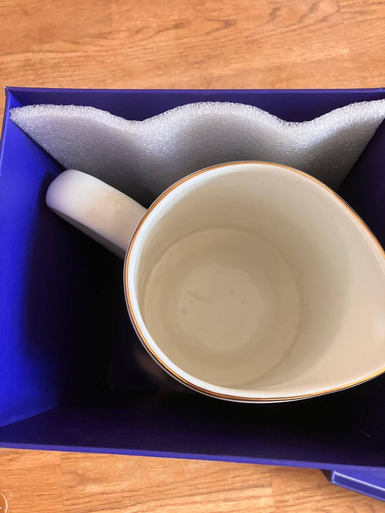Porcelain jug Manoï Ornaments