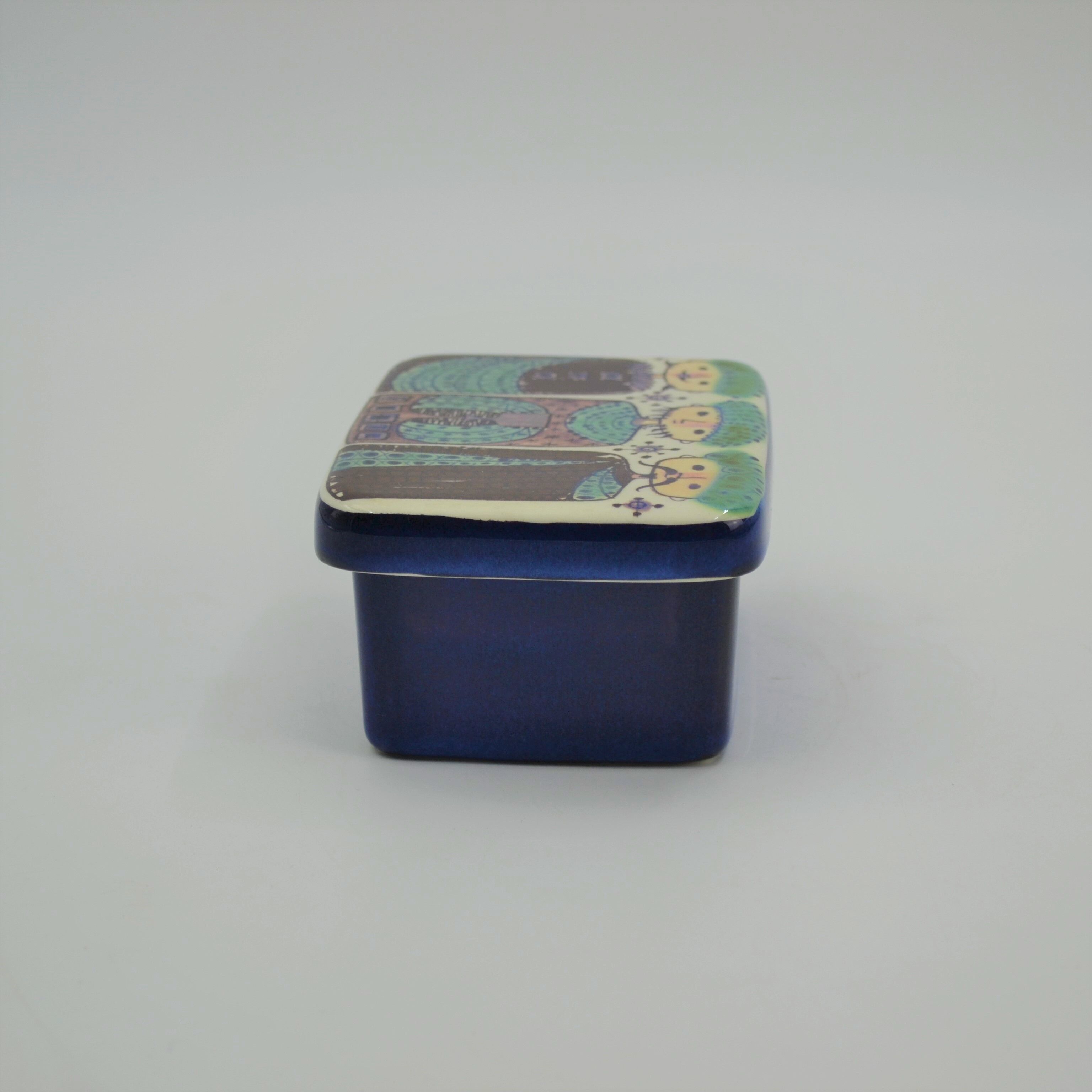 Beth Breyen's Tenera series earthenware box for Royal Copenhagen