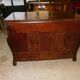 Commode Louis XV tombeau en noyer du XVIIème siècle