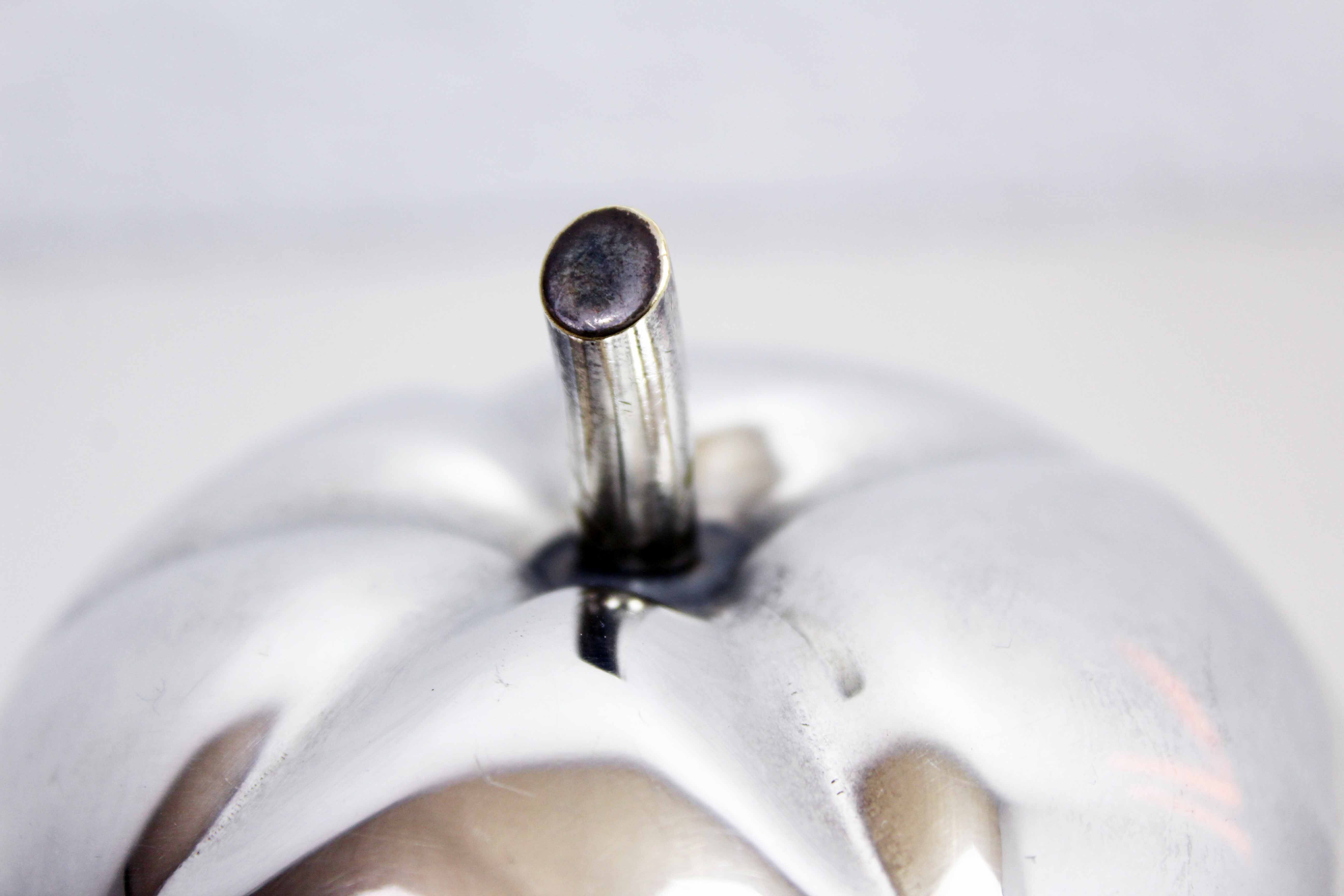 Box "Apple" in silver metal