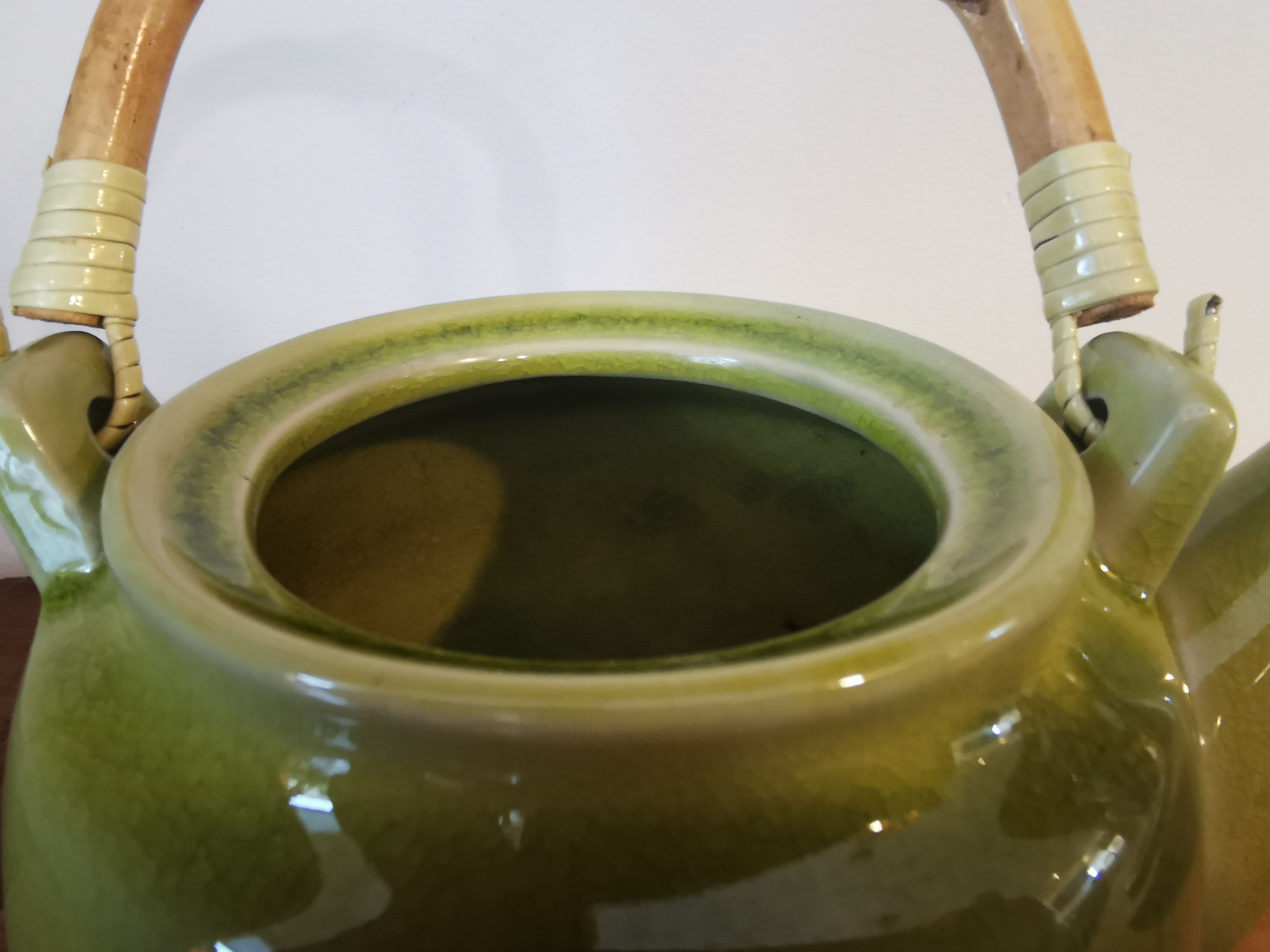 Teapot in glazed stoneware and bamboo