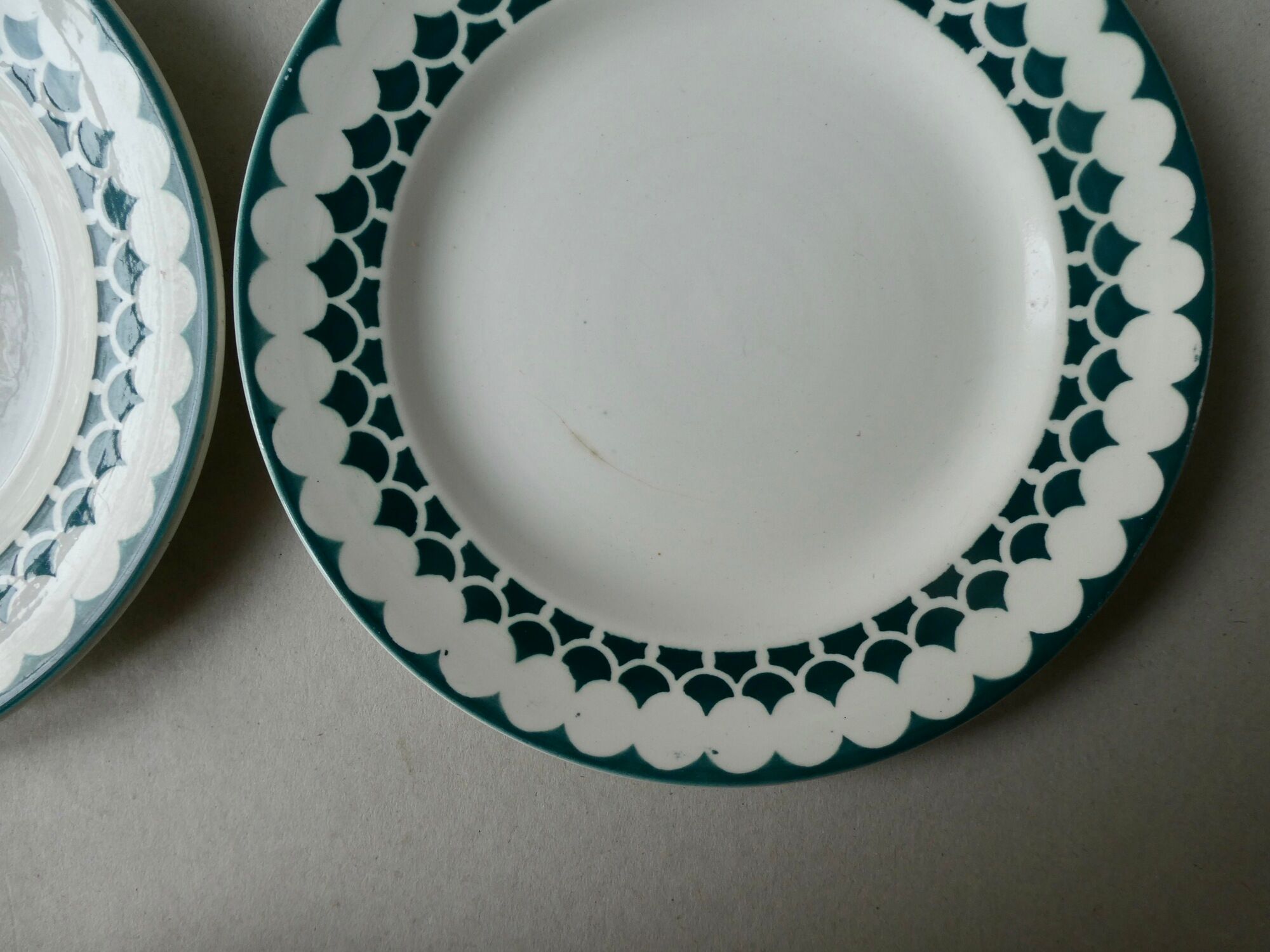 6 flat plates Digoin Sarreguemines France, décor Europe, years 30-40