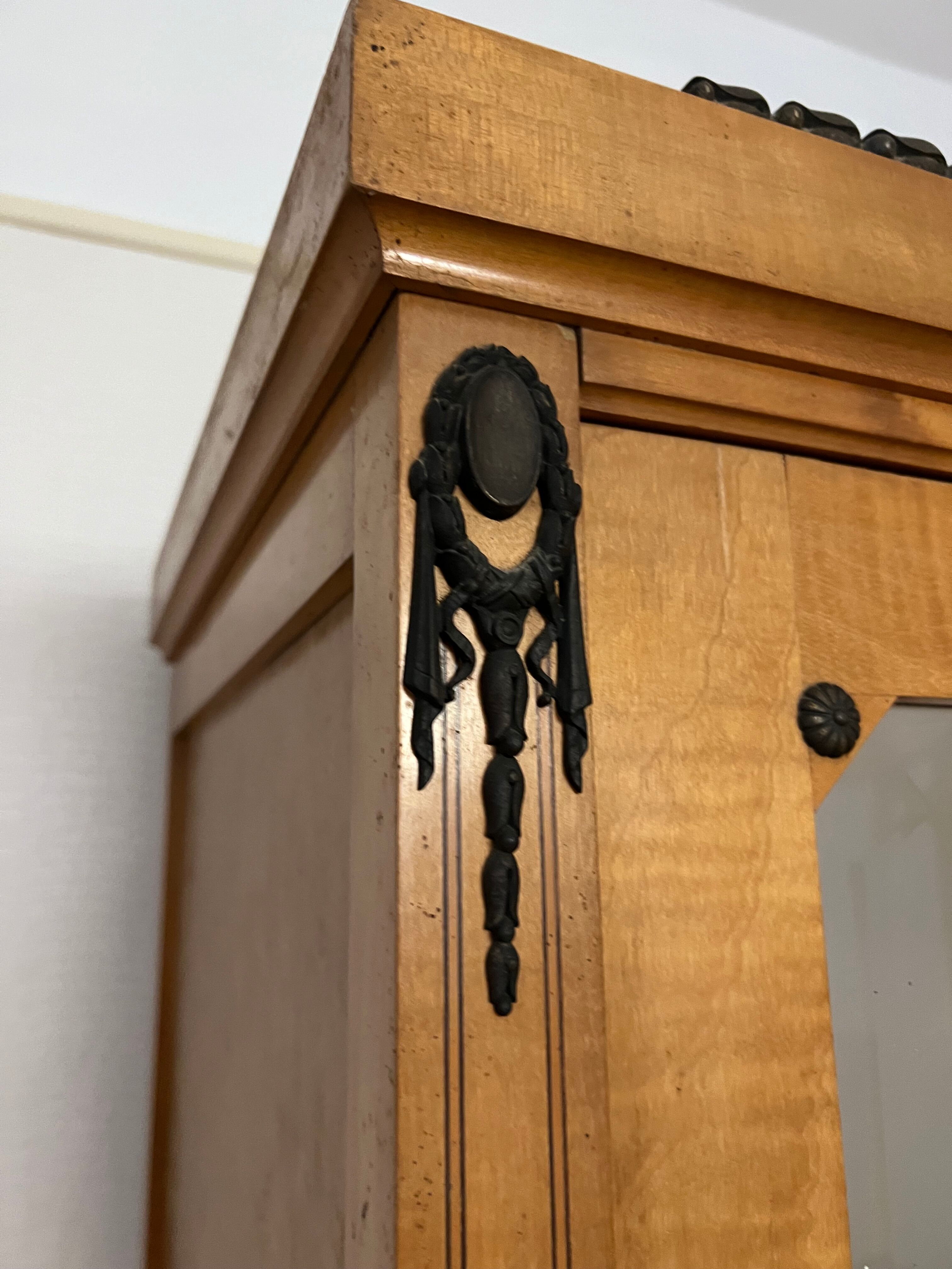 Ice cabinet with Egyptian ornament 2 doors