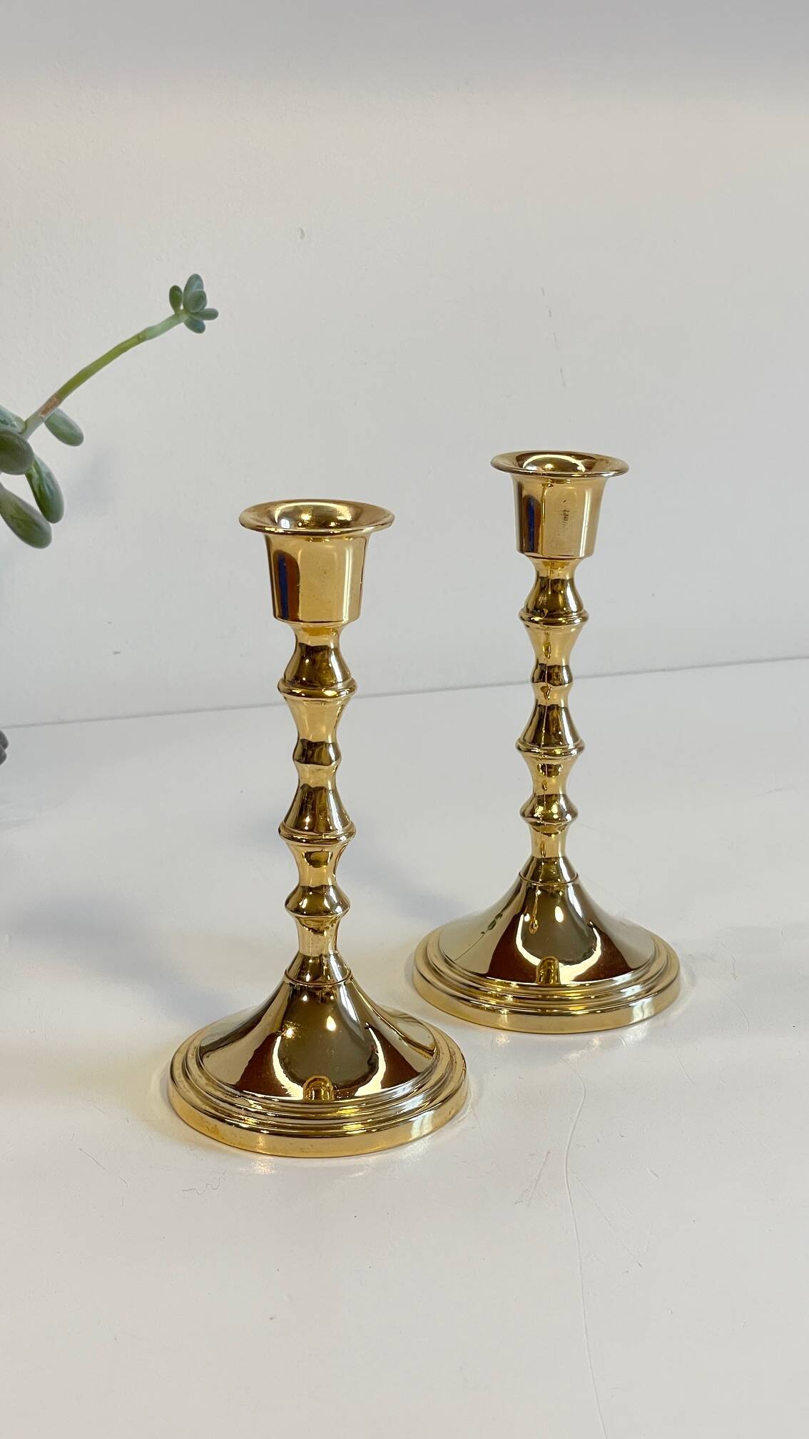 Paire de bougeoirs métal doré vintage