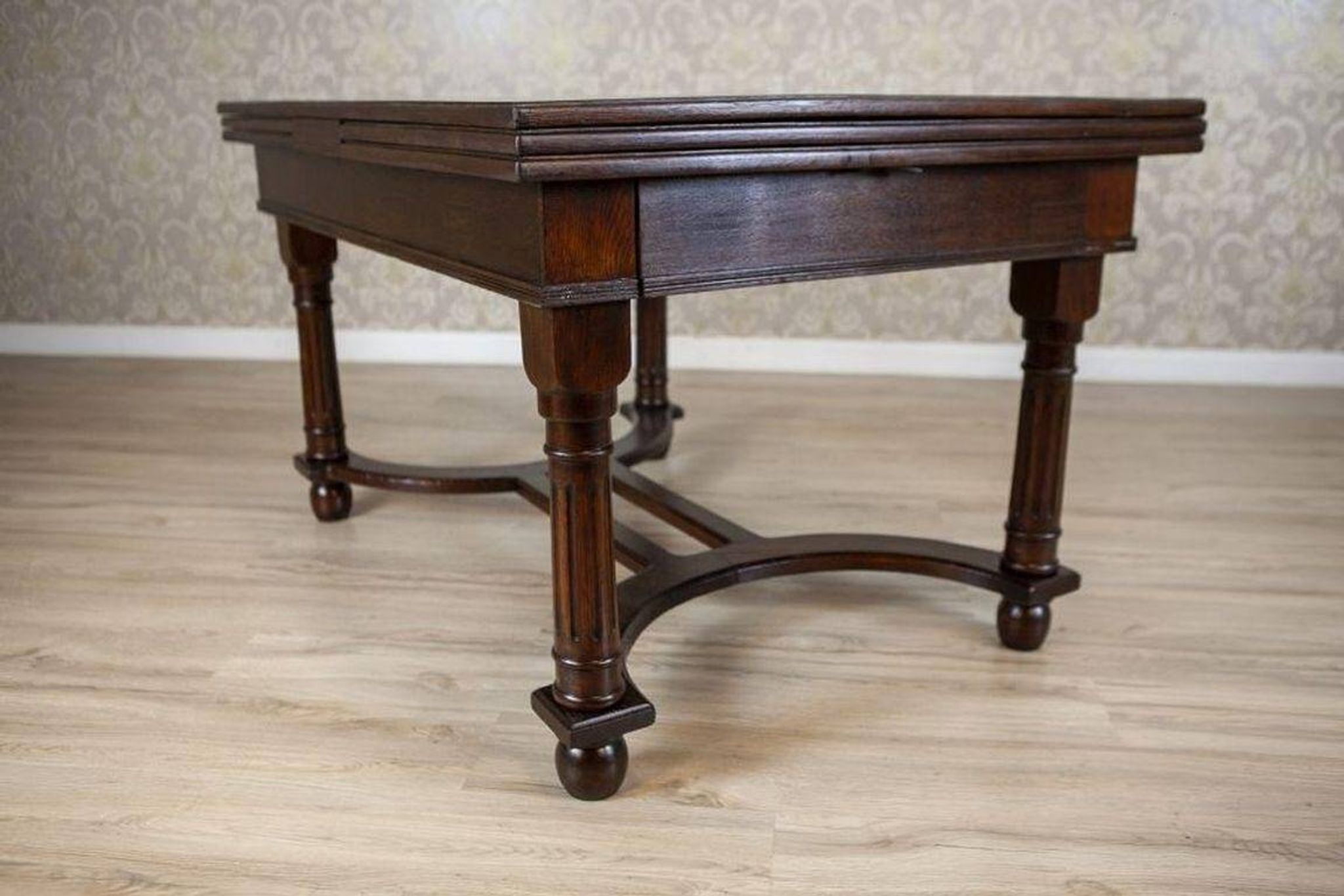 Early 20th Century Extendable Oak Dining Table, 1930s