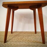 Table basse pieds fuseaux
