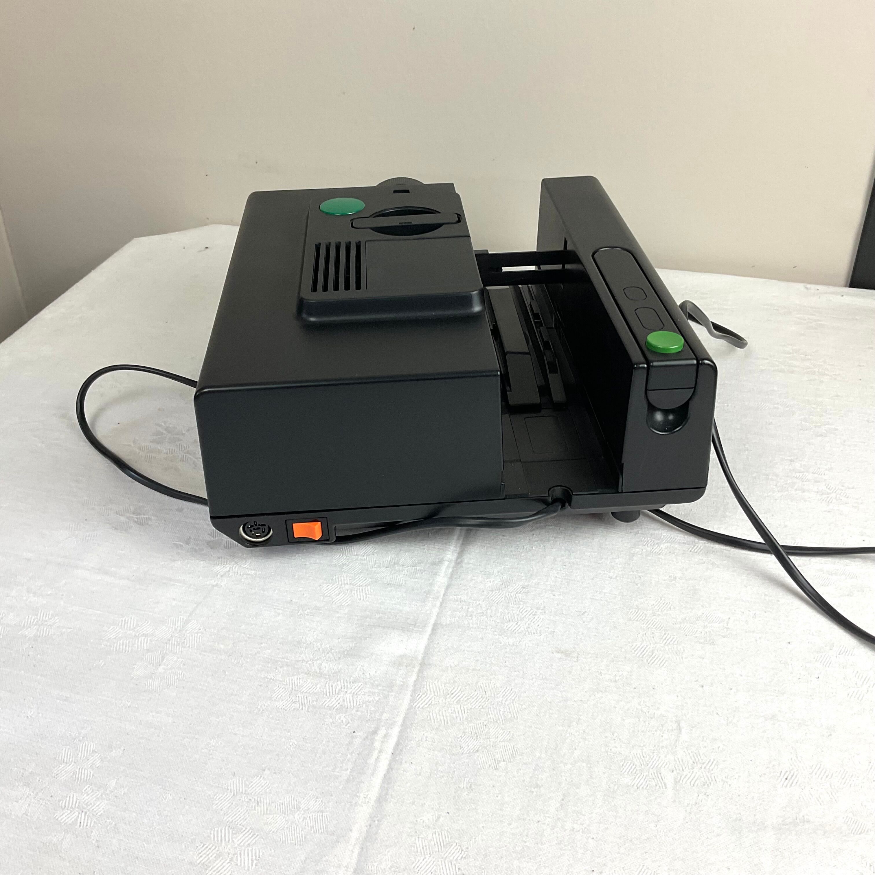 Reflecta AF 1800 slide projector + slide lockers