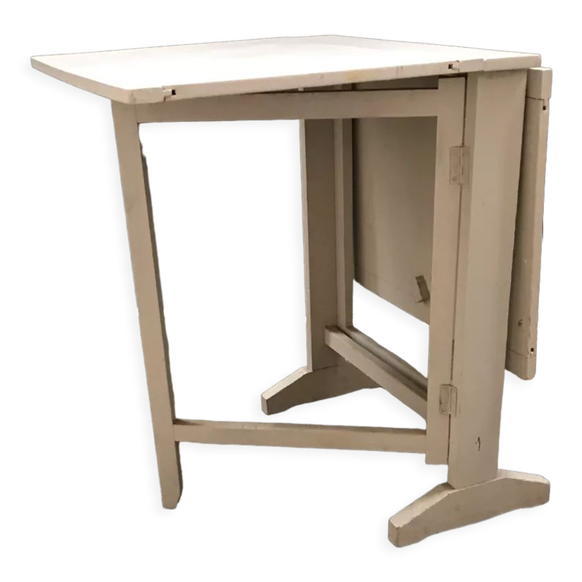 Folding table