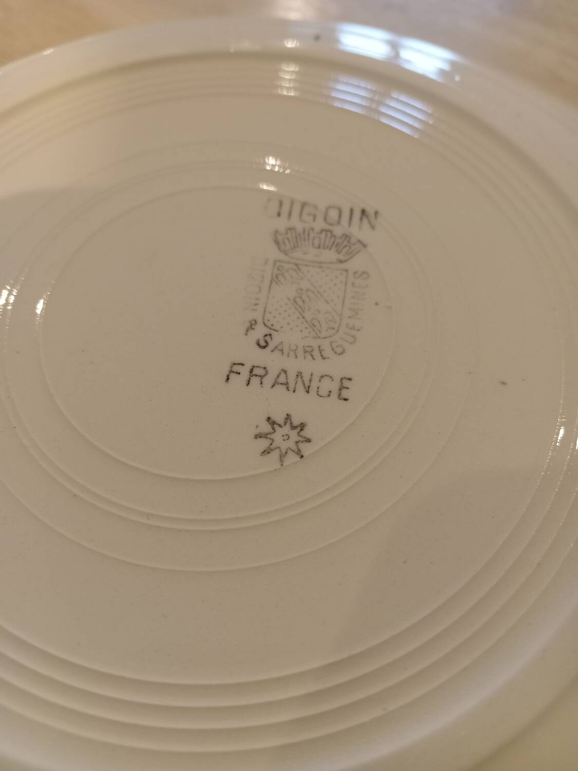 Set of vintage 1930s plates