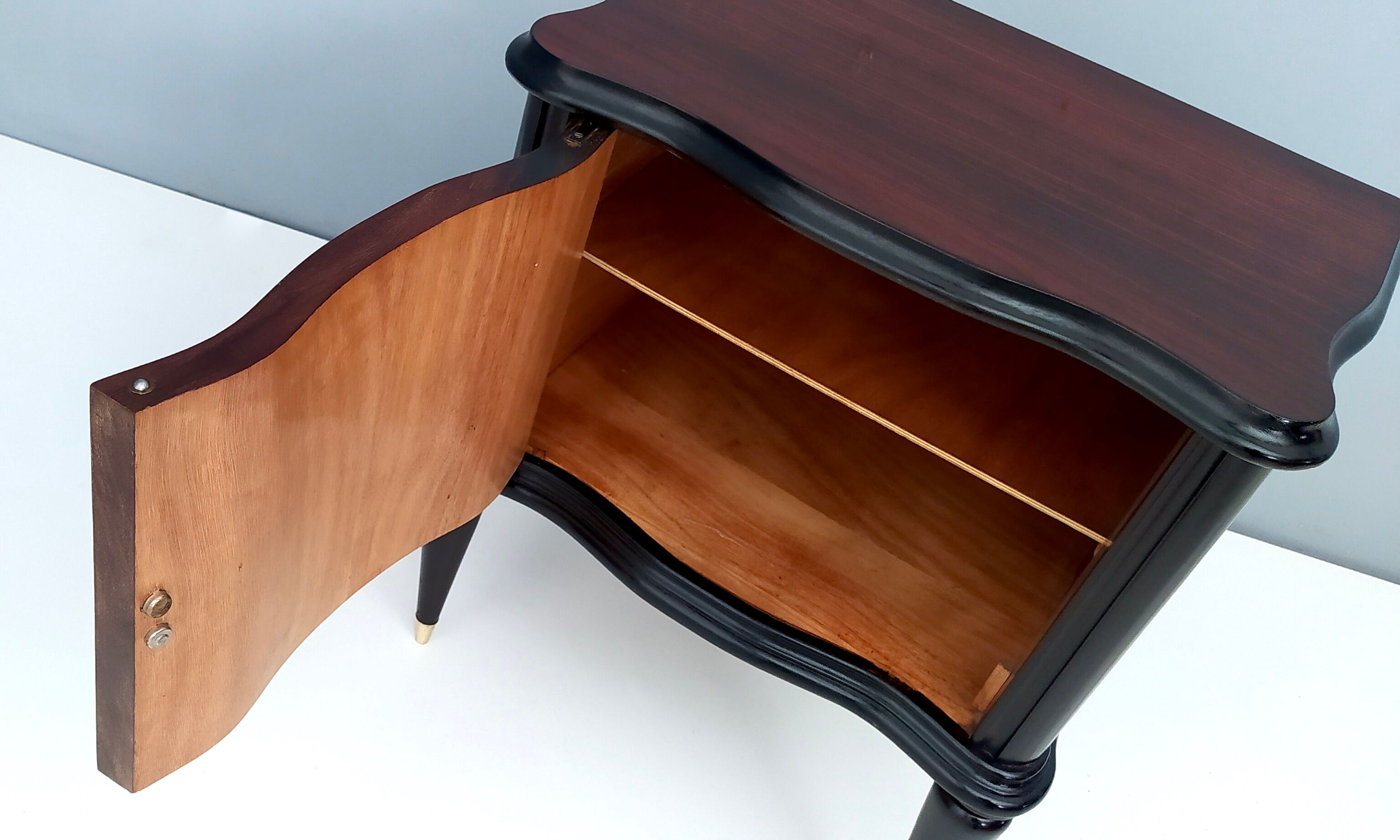 Pair of Mahogany Nightstands with in the Style of Tomaso Buzzi, Italy, 1950s
