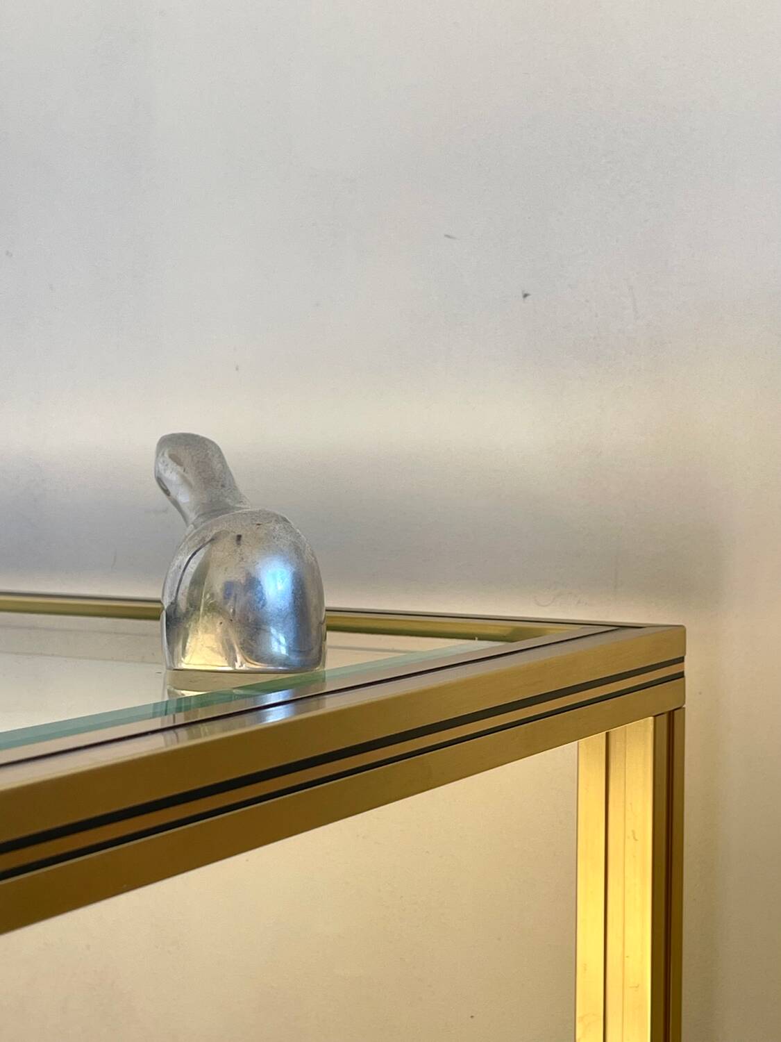 Ours stylised minimalist 1970.