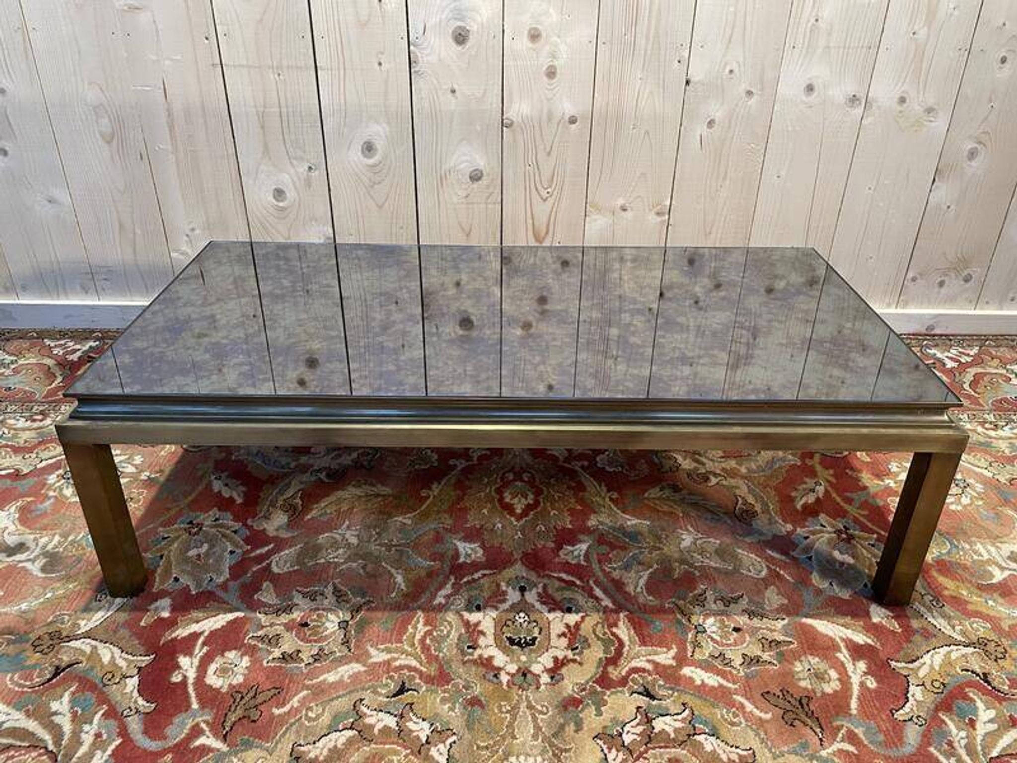 Table basse en métal doré et miroir 1970