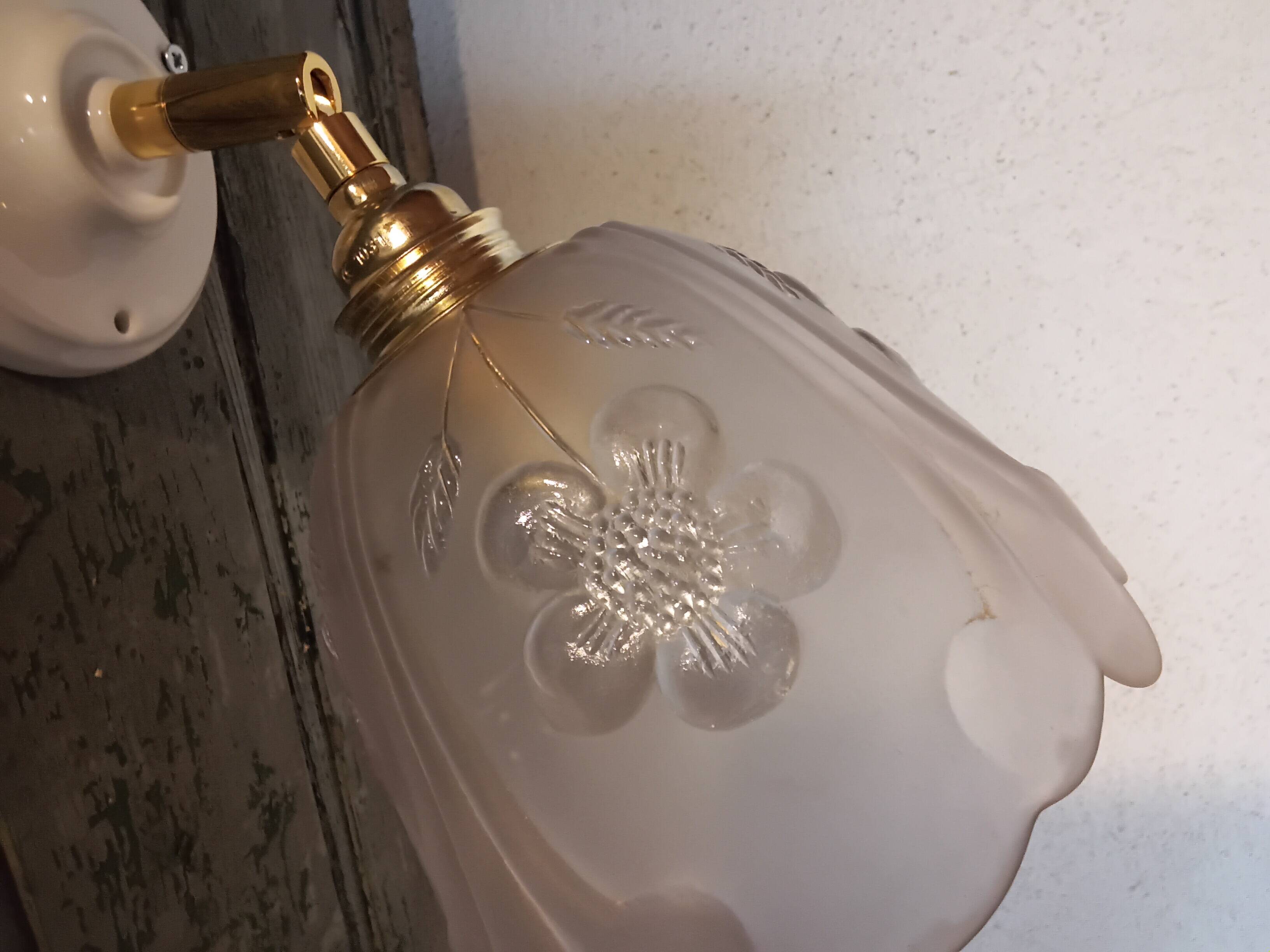 Applique murale vintage en verre dépoli