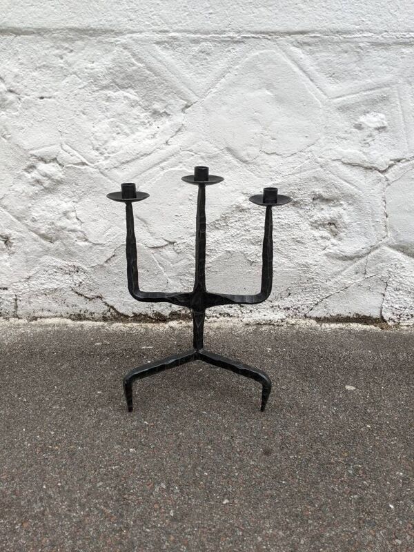 Chandelier tripode brutaliste en fer forgé