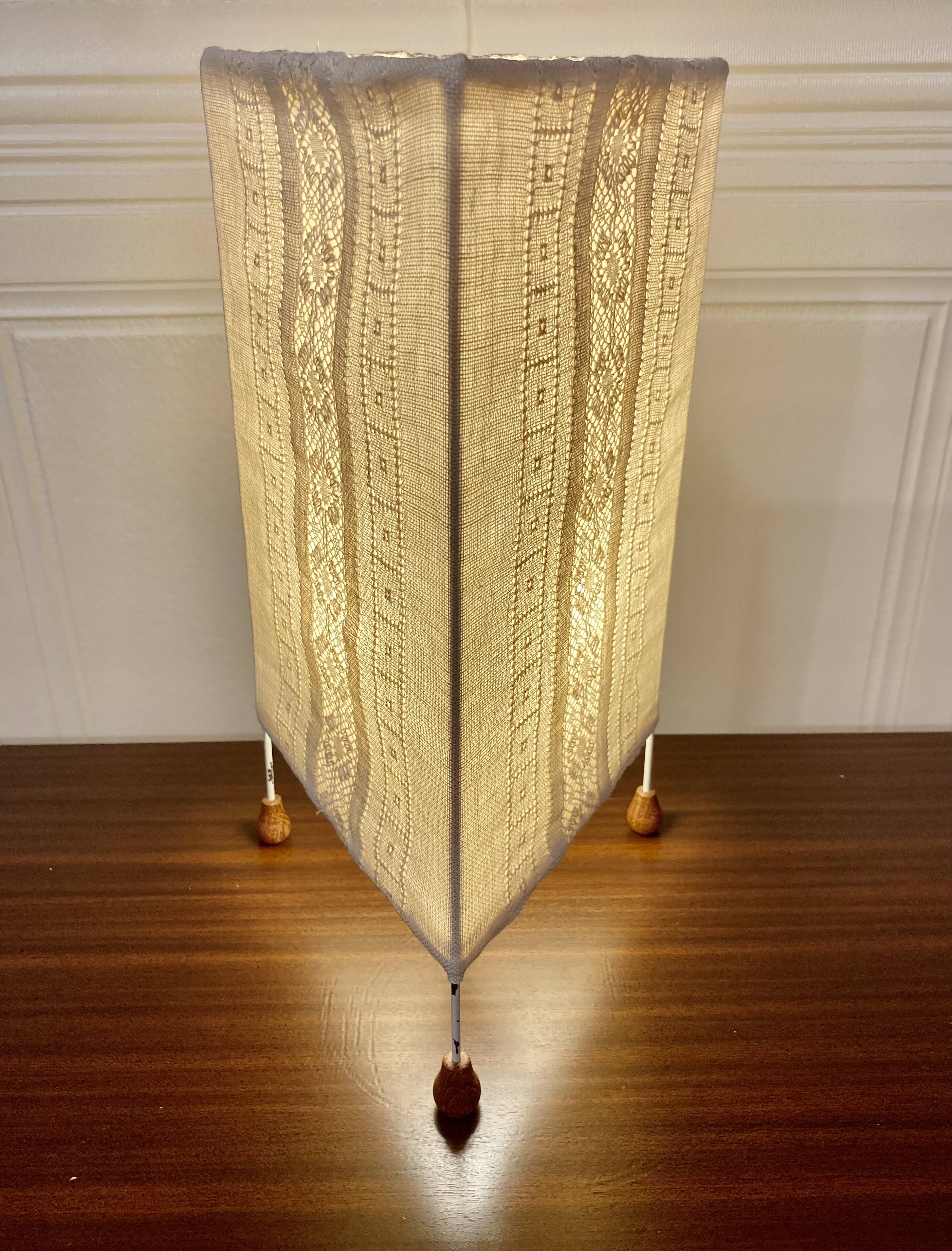 Scandinavian design tripod lamp 1960.