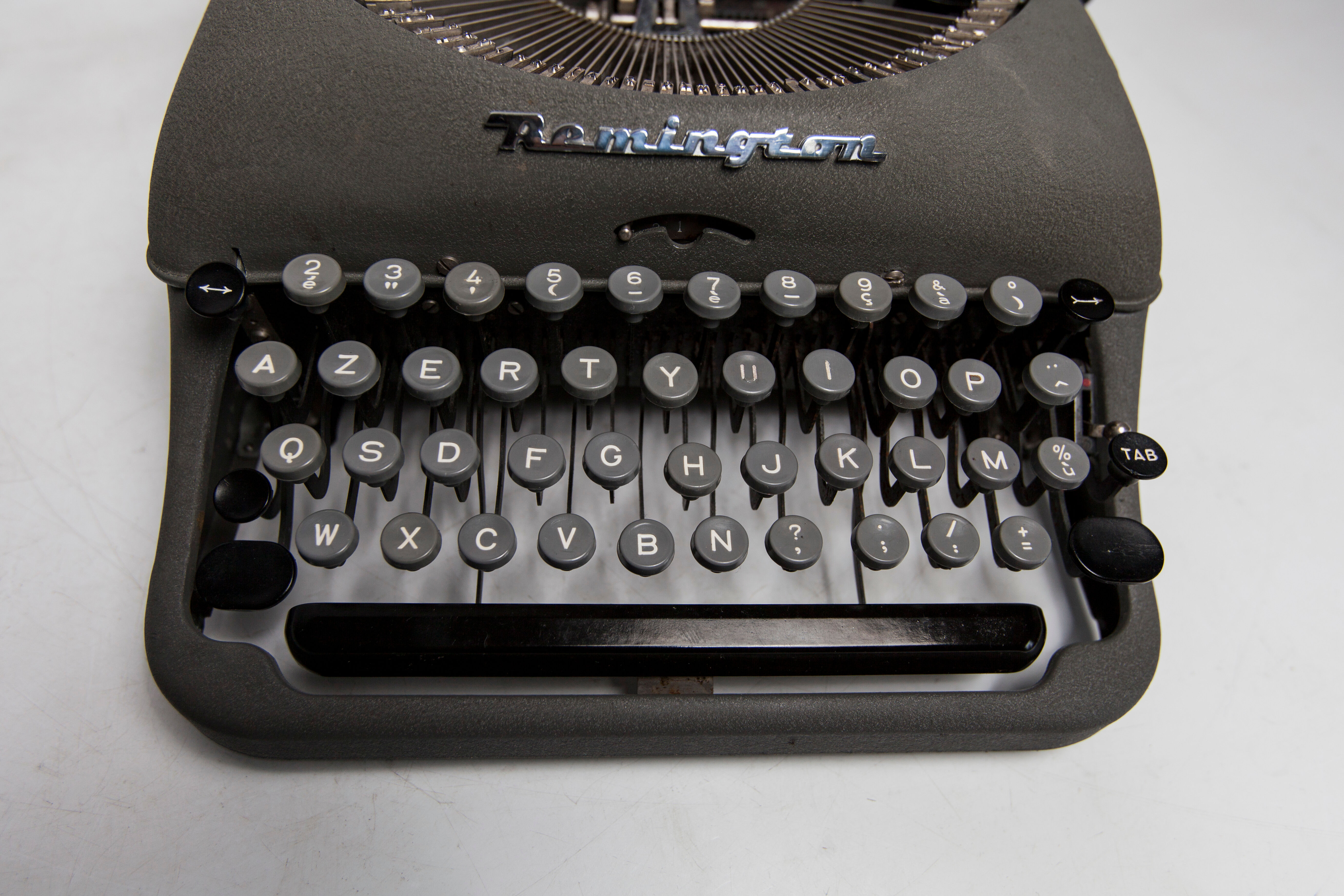 Typewriter Remington rand 1947 deluxe model 5 revised and new ribbon