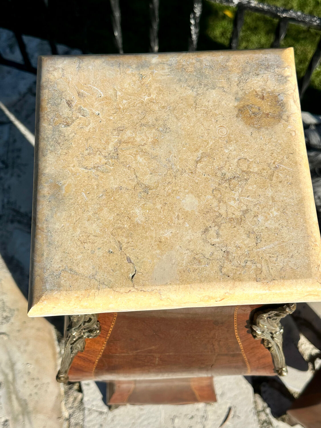 Pair of sleeves or columns in marquetry in the Louis XV style.