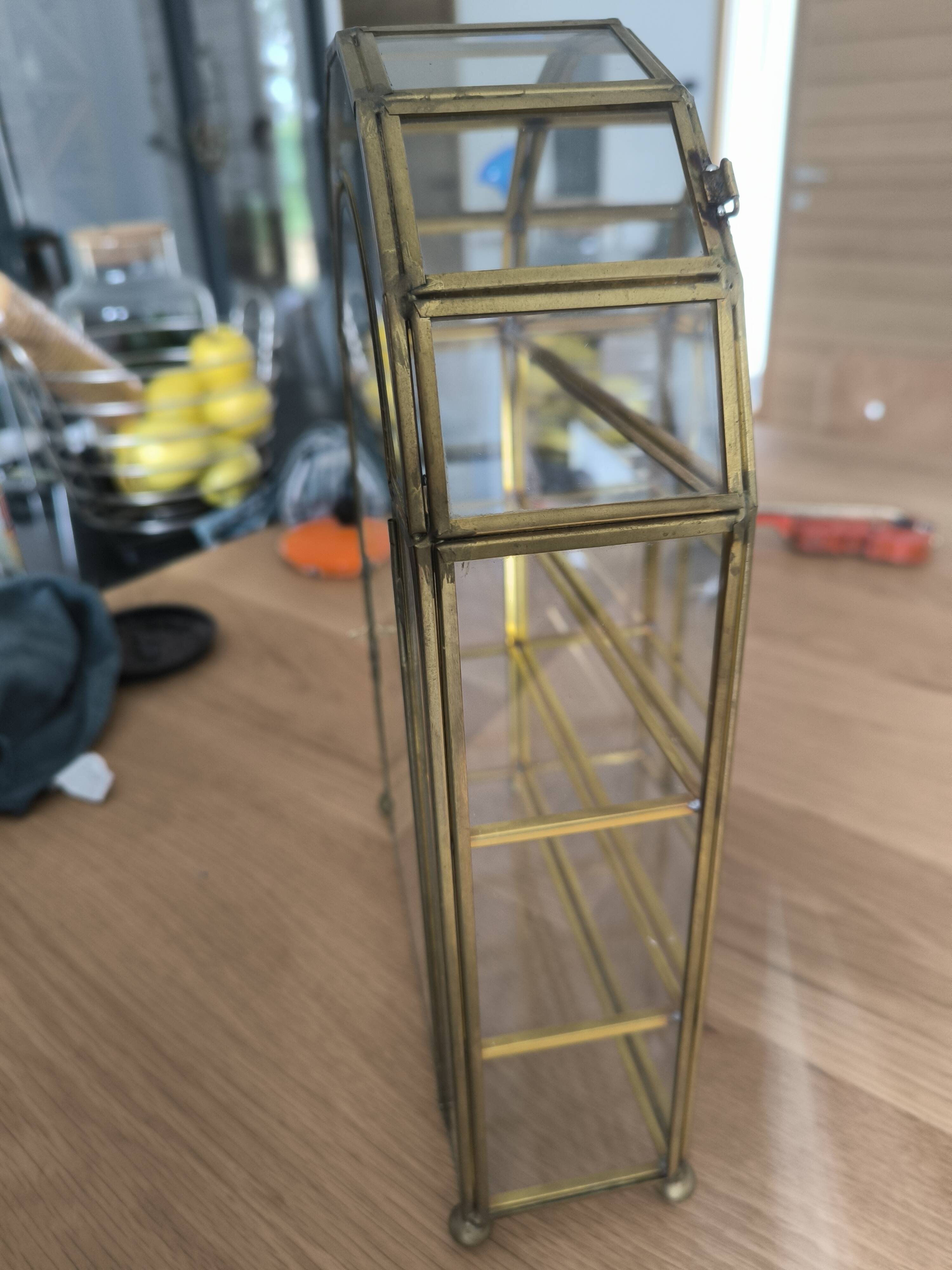 Showcase for miniature