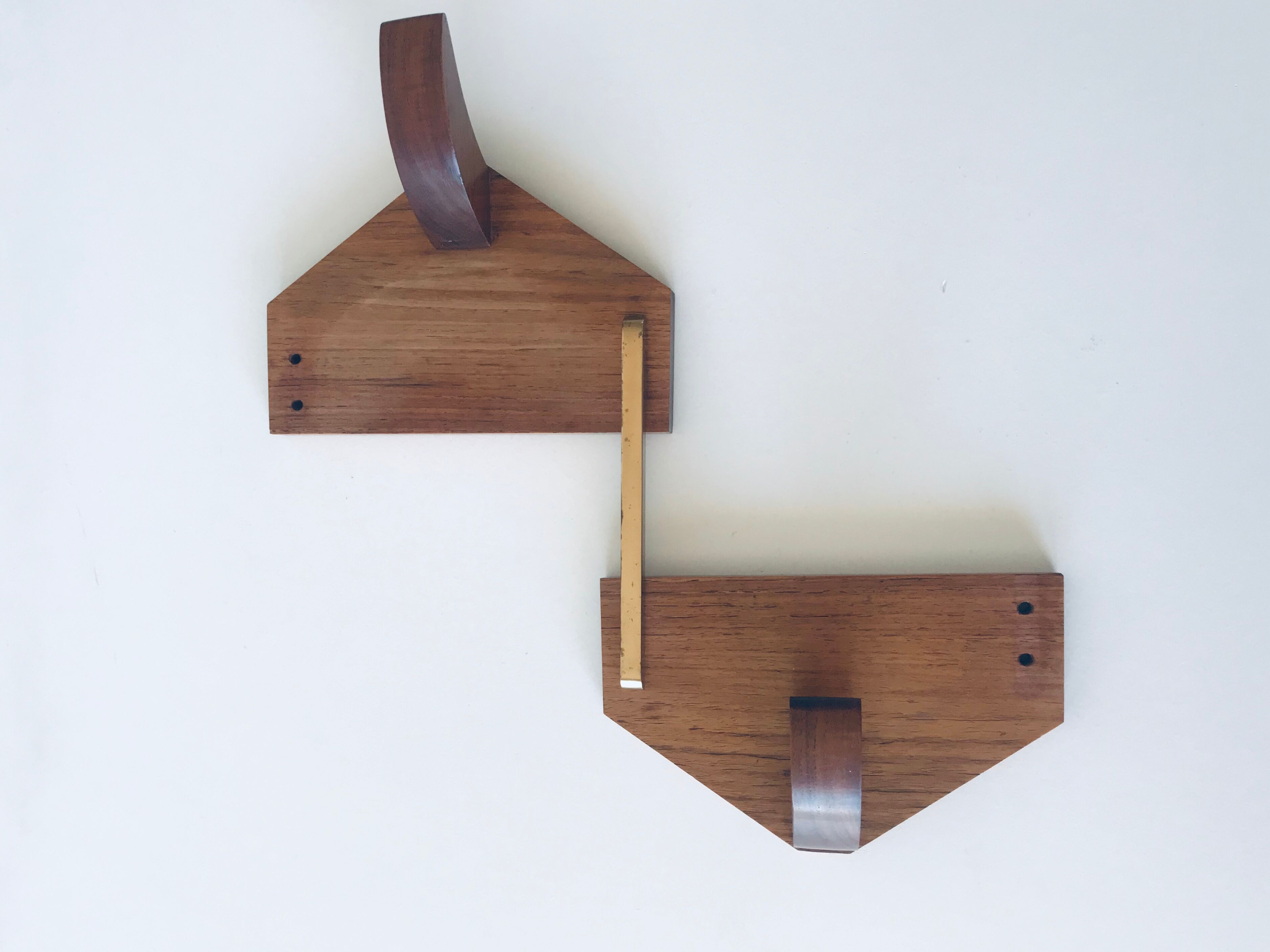 Patère in wood and brass