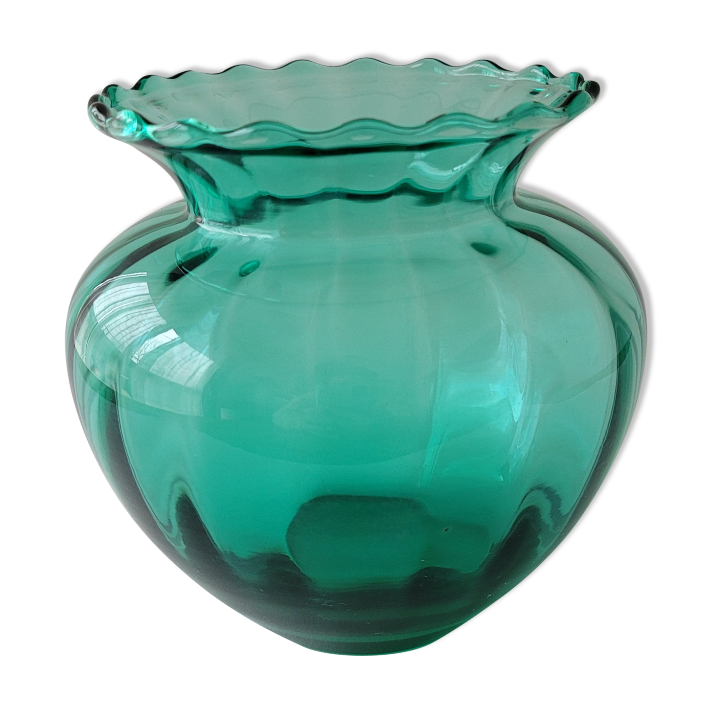Emerald glass vase serrated edge