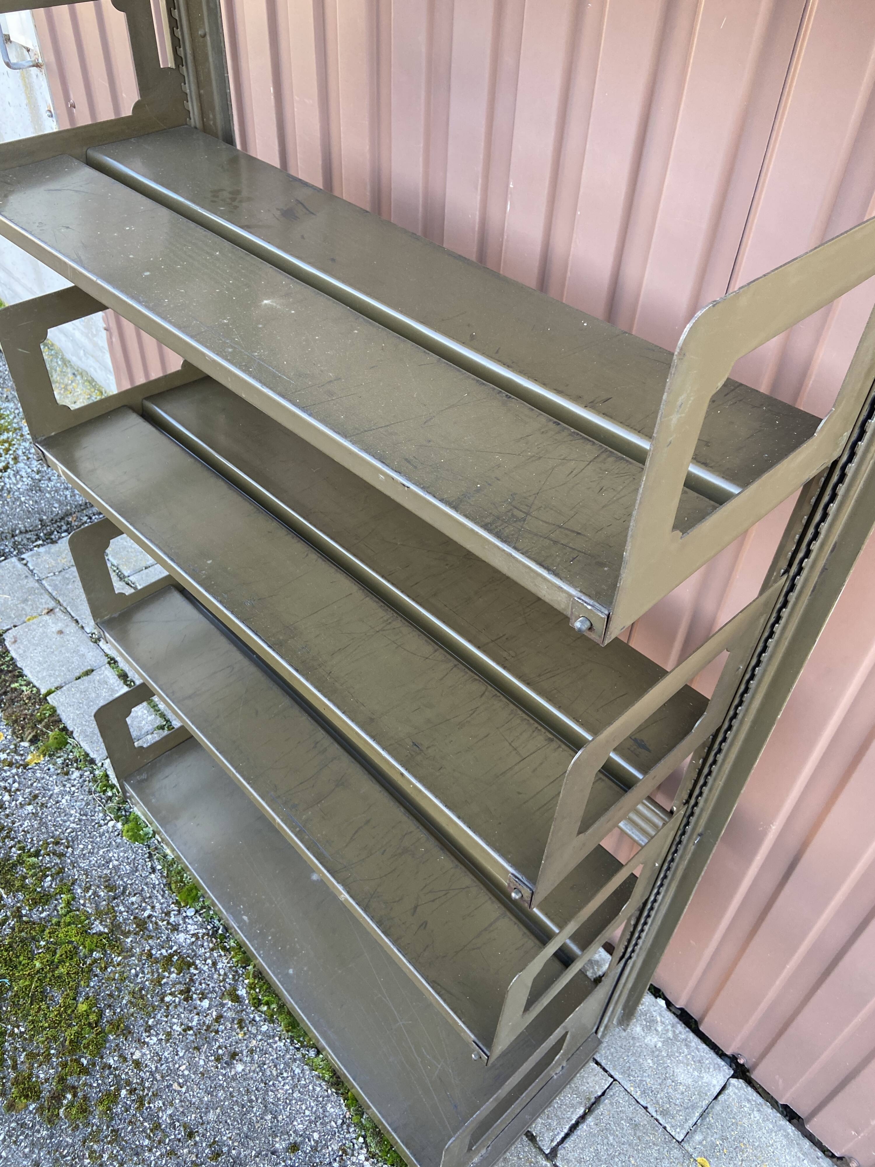Étagère industrielle métal Strafor 1930s