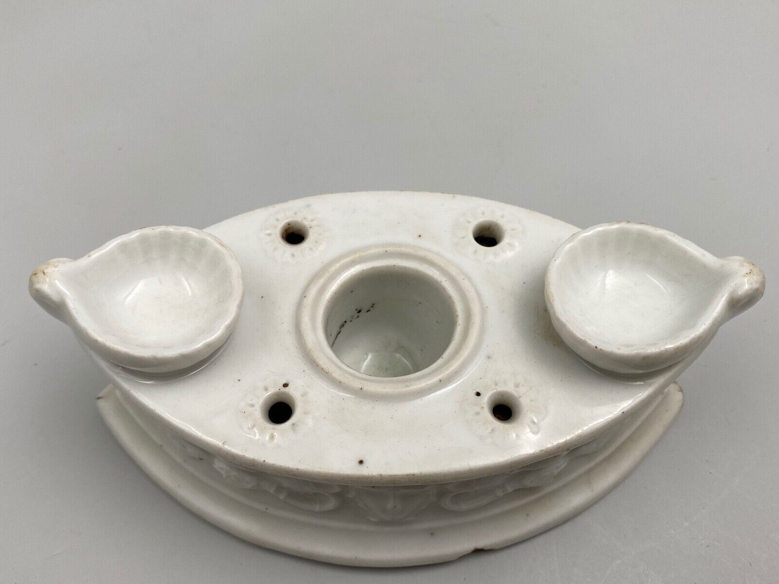 Inkwell late eighteenth early nineteenth white porcelain antique decoration