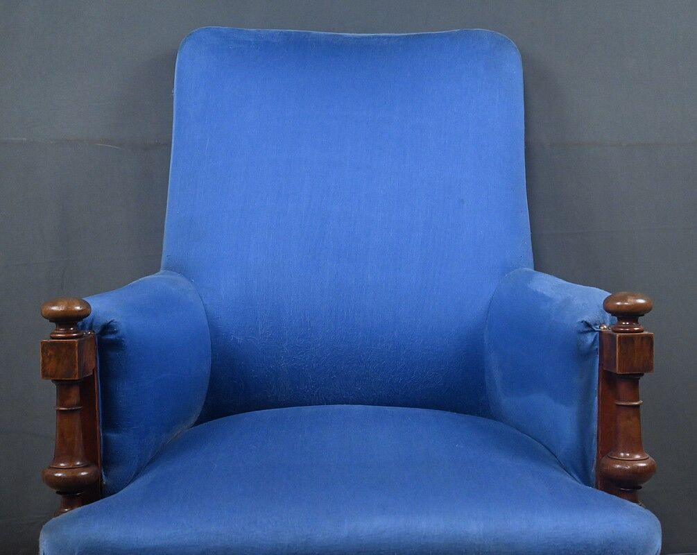 Fauteuil bergère en noyer – début XXe
