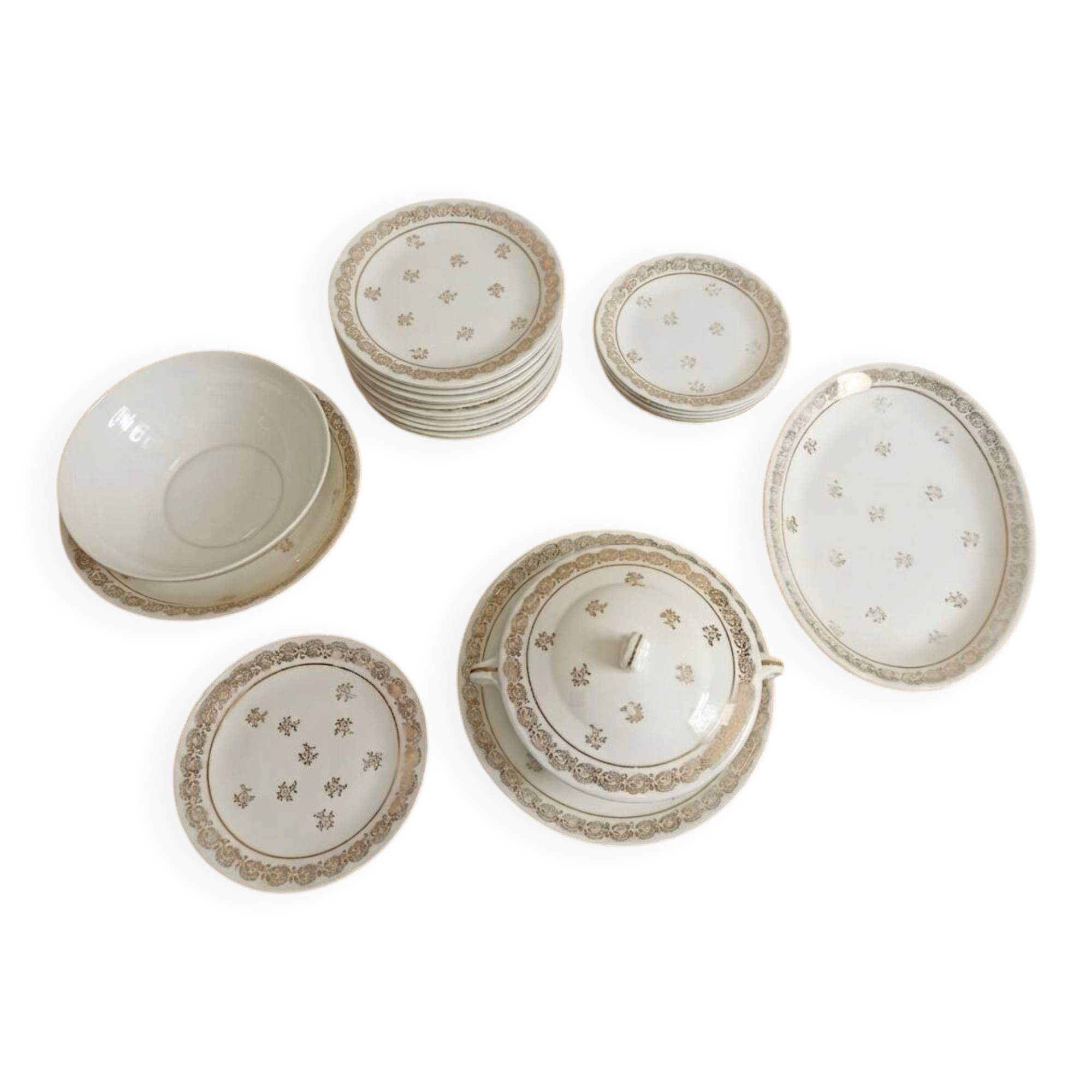 Service de table complet, porcelaine de Limoges et dorures, LOT 2
